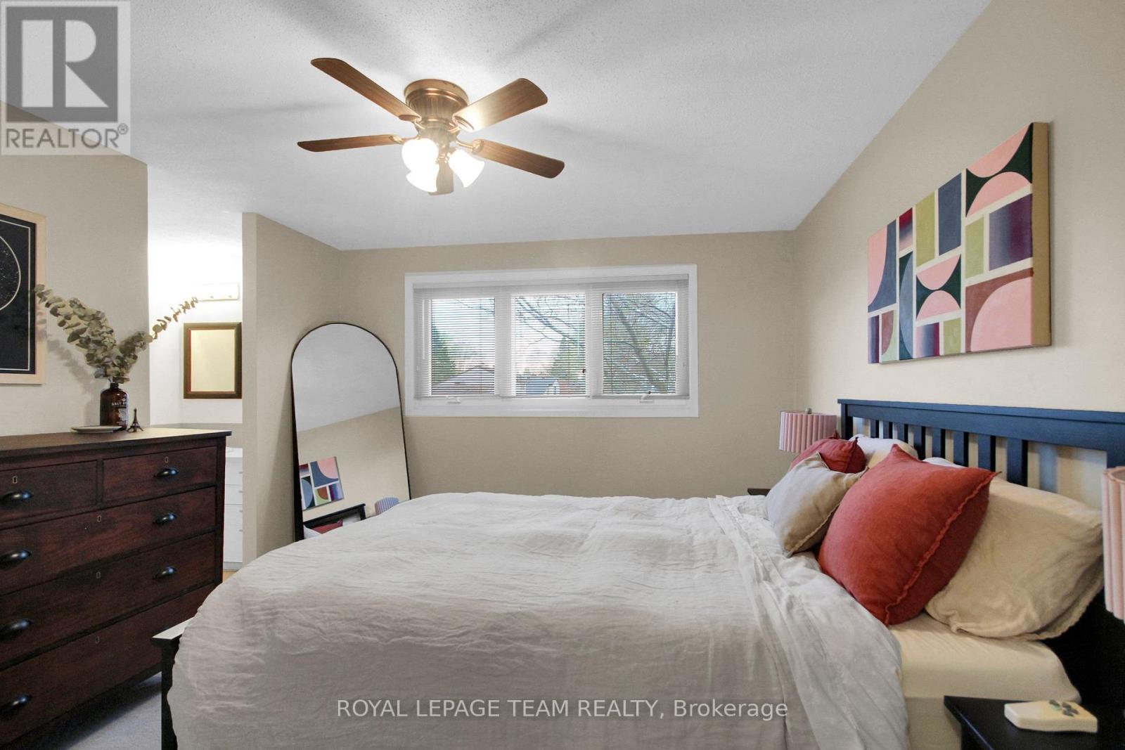 6 BURNETTS GROVE CIRCLE - 27