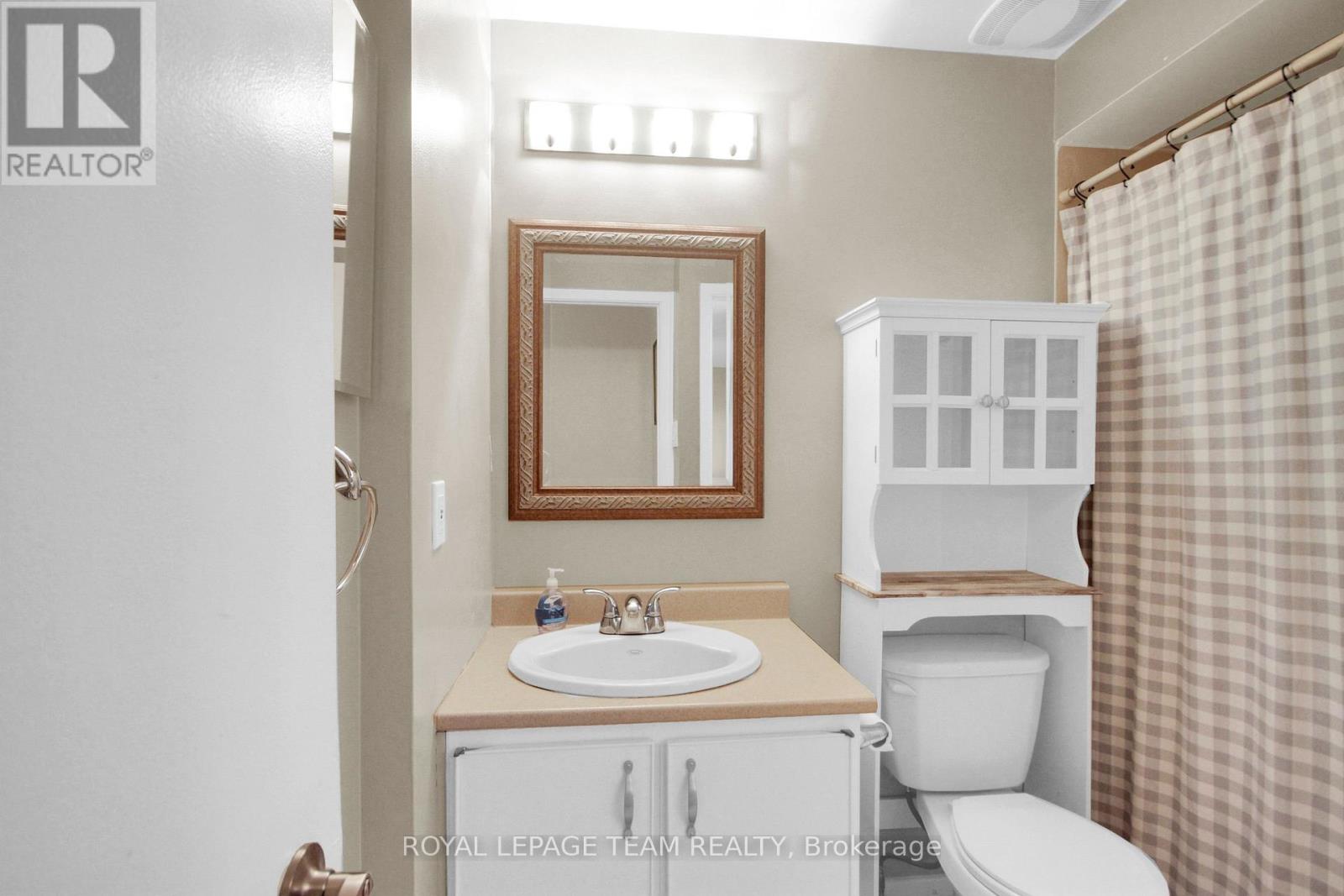 6 BURNETTS GROVE CIRCLE - 31