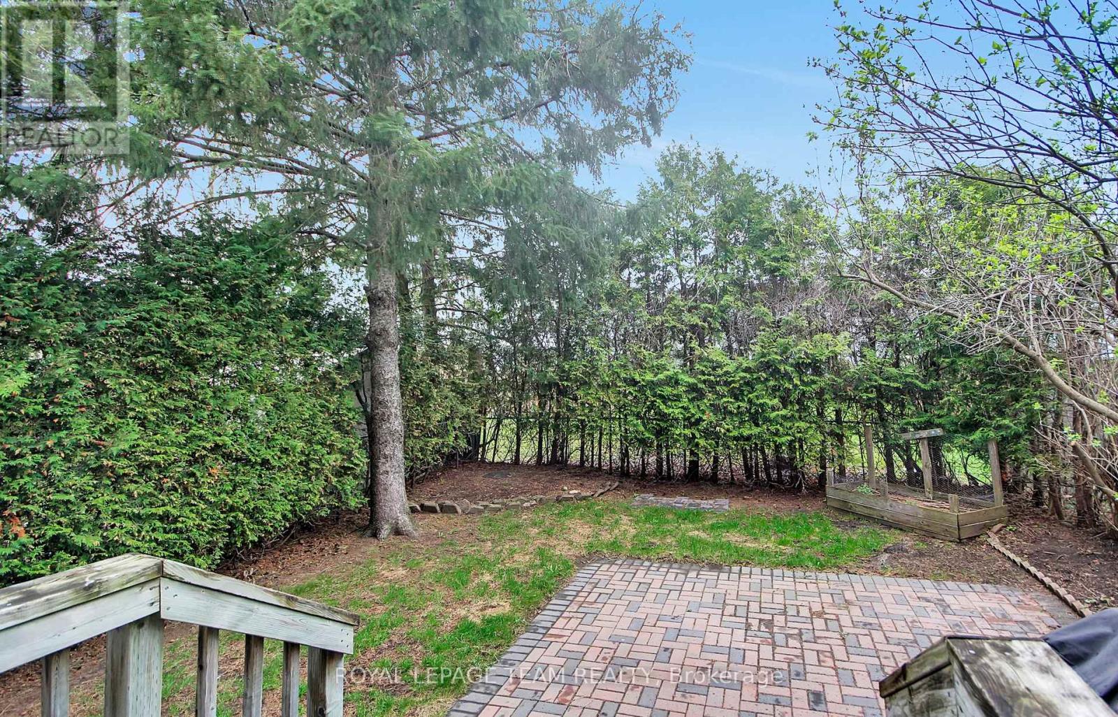 6 BURNETTS GROVE CIRCLE - 44