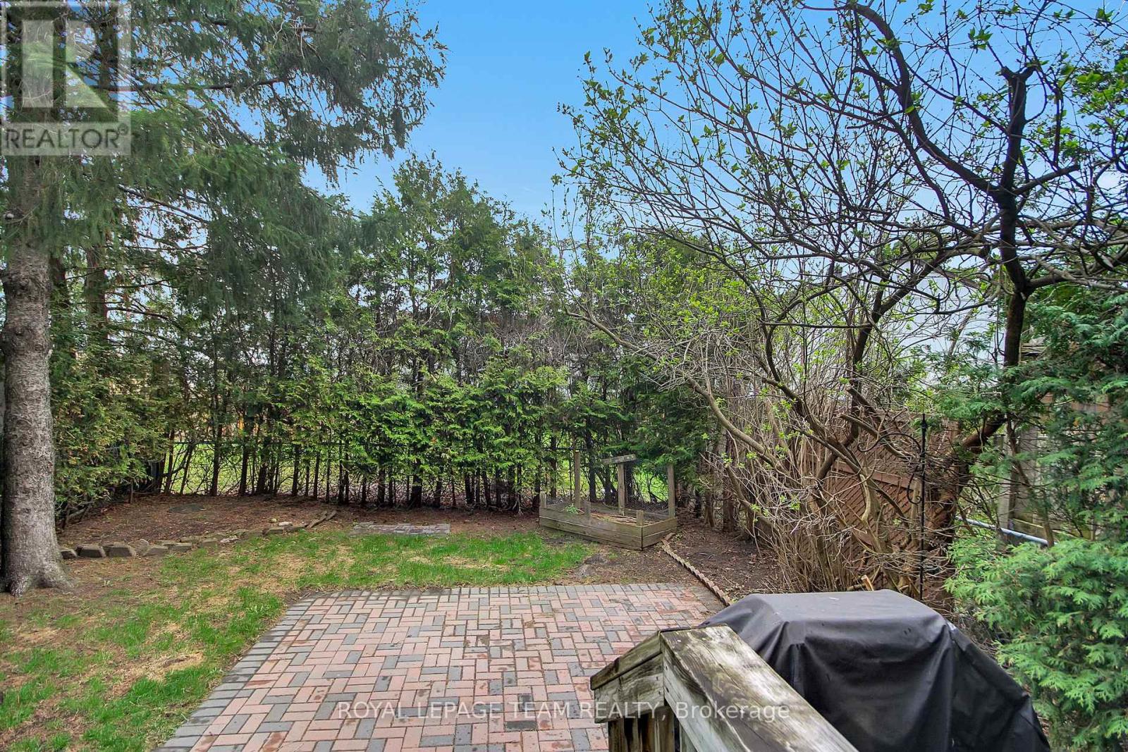 6 BURNETTS GROVE CIRCLE - 45