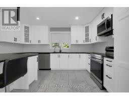 Kitchen - 7038 Shields Drive, Ottawa, ON K4P1A7 Photo 12