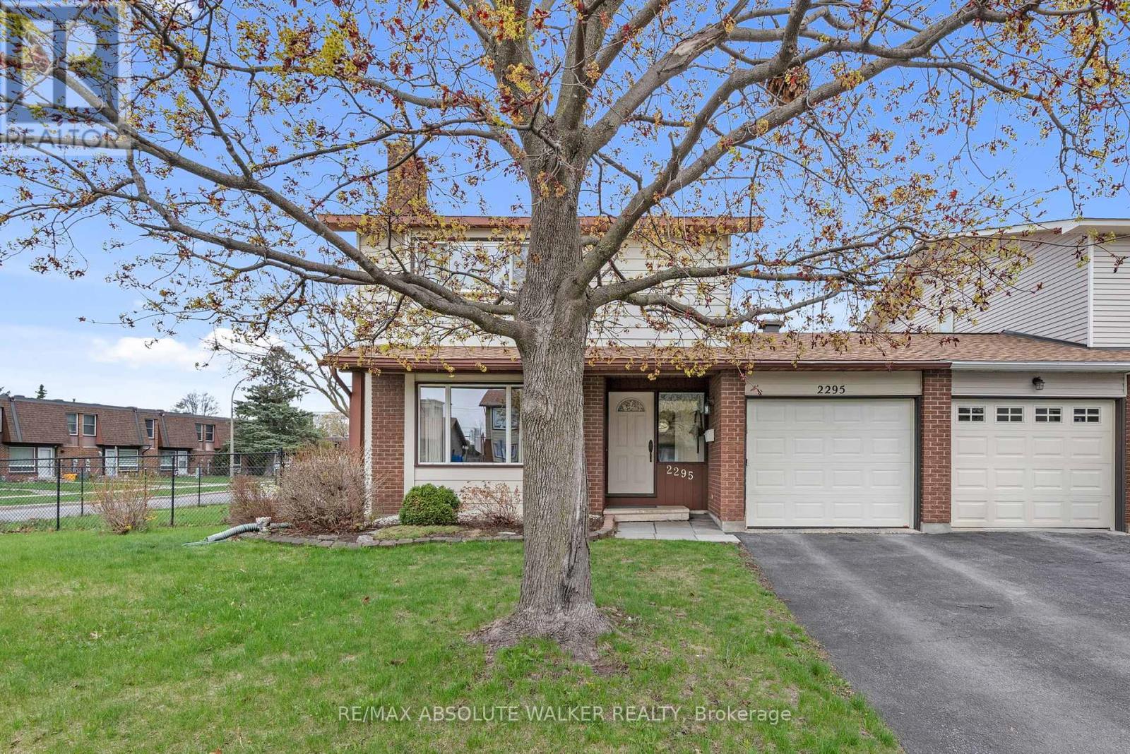 2295 COTTERS CRESCENT - 1