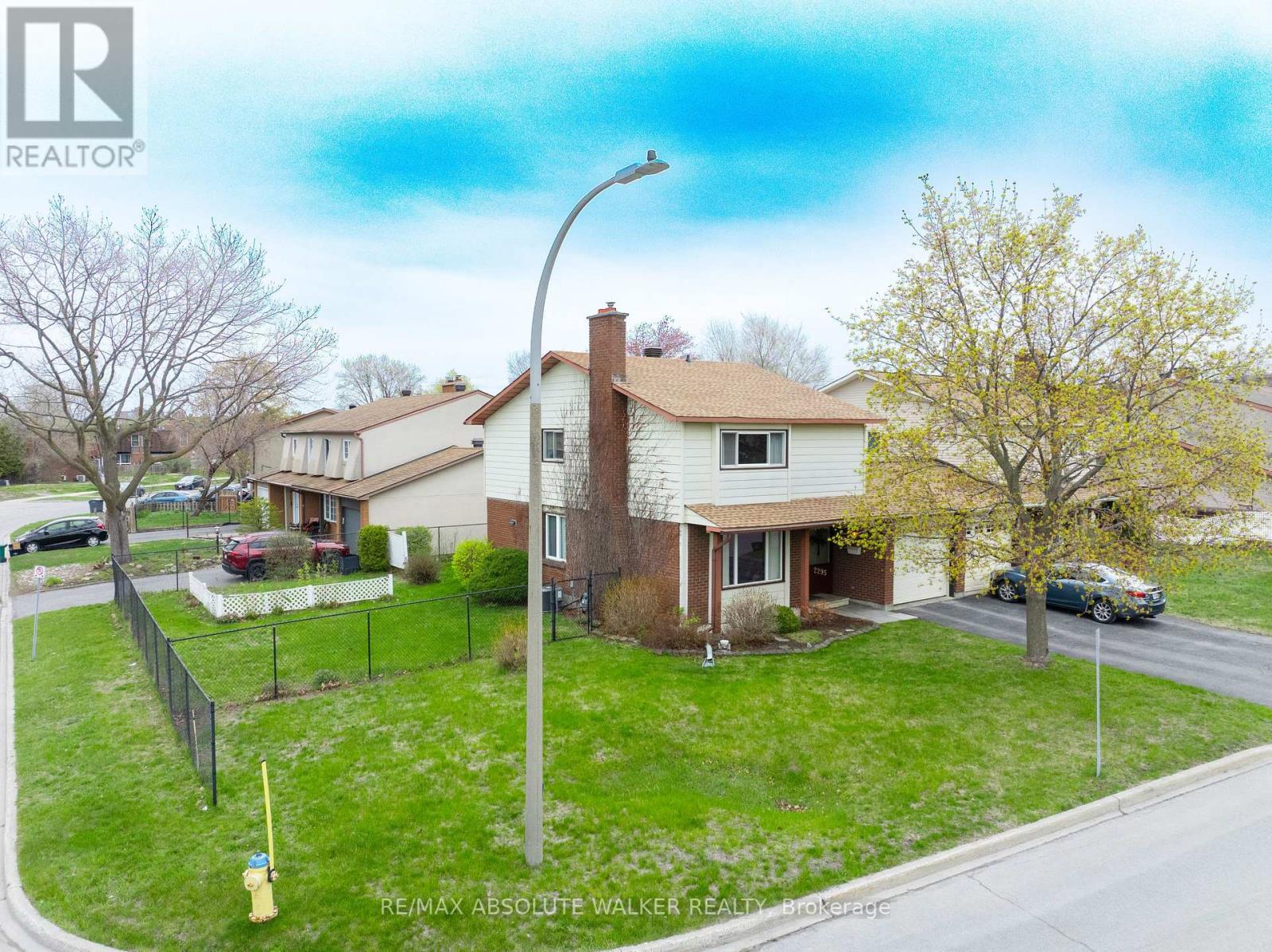 2295 COTTERS CRESCENT - 25
