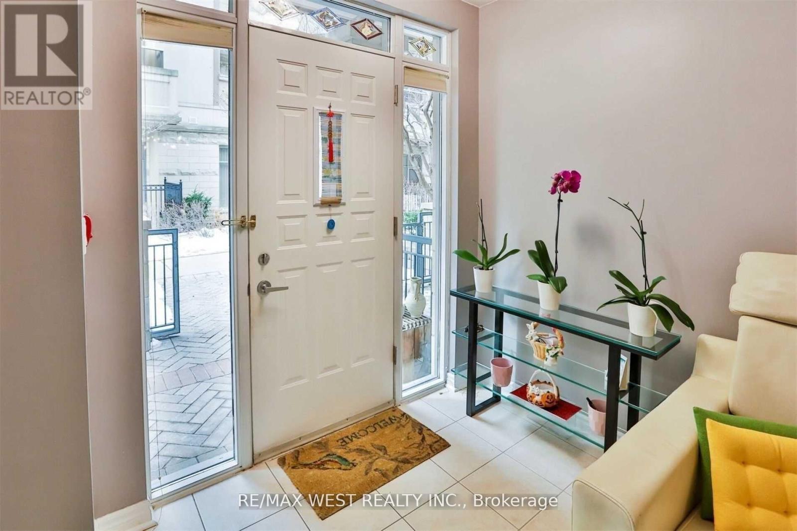 #GV-108 330 PRINCESS ROYAL DRIVE - 3