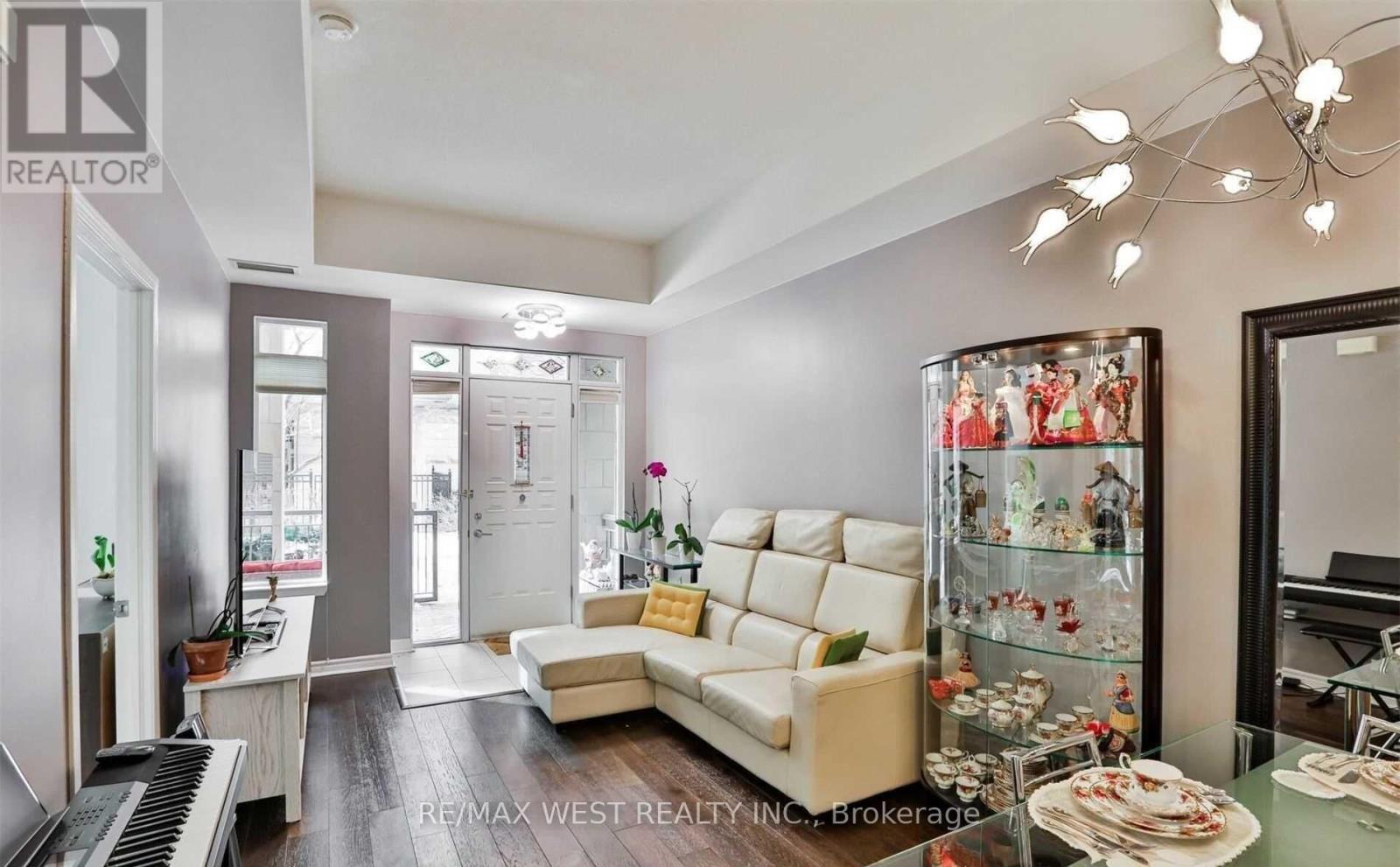 #GV-108 330 PRINCESS ROYAL DRIVE - 6