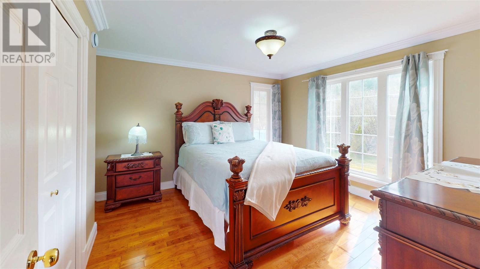 1 North Ridge Avenue - 27