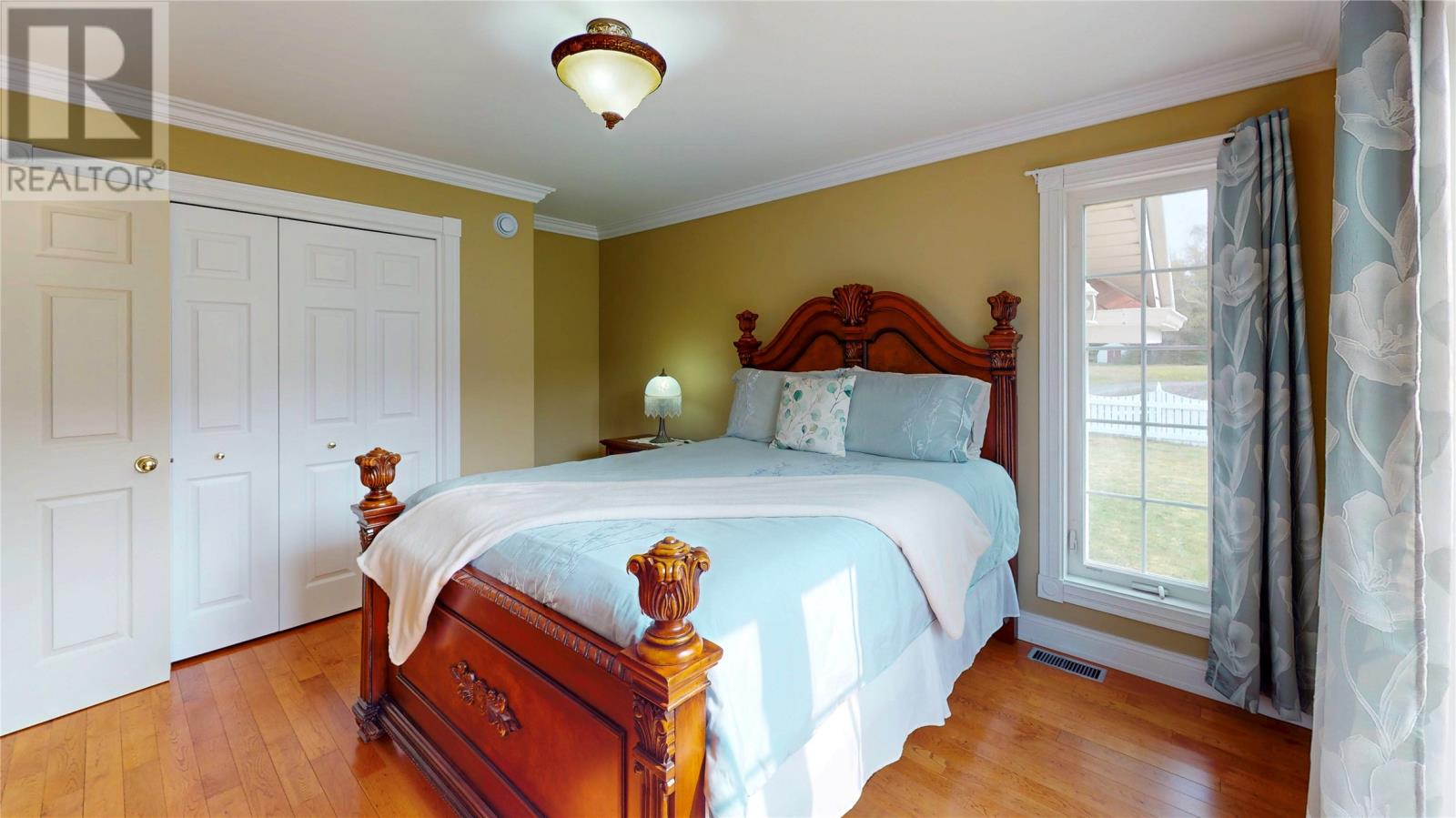 1 North Ridge Avenue - 28