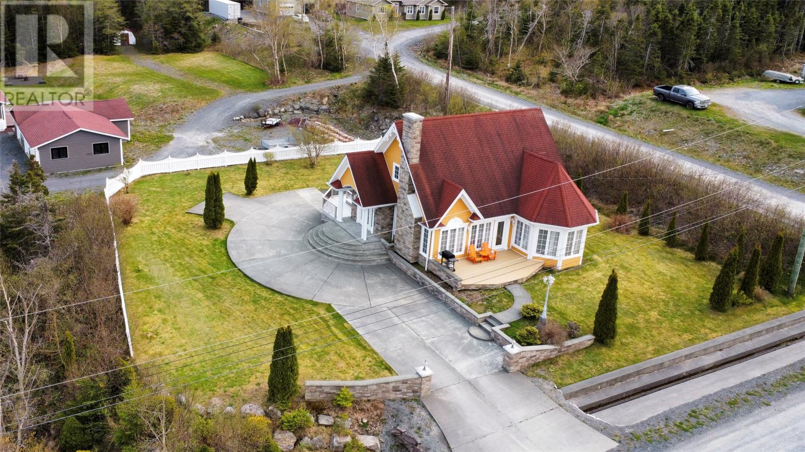 1 North Ridge Avenue - 7