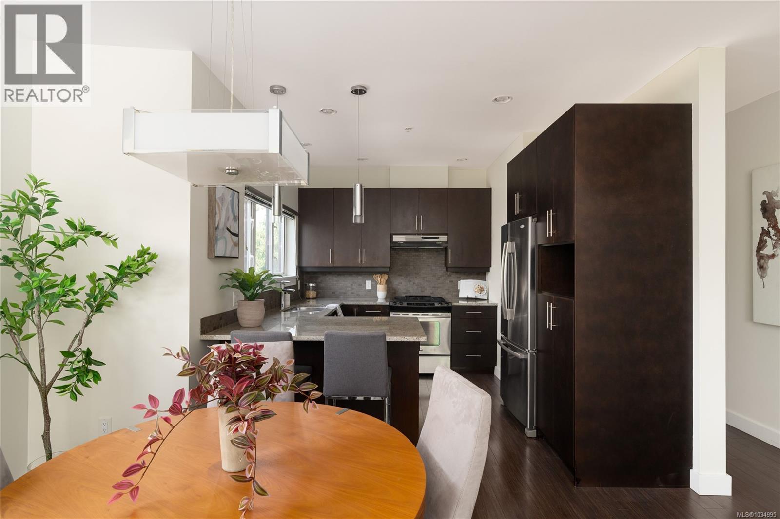 #2 1234 Johnson St - 11