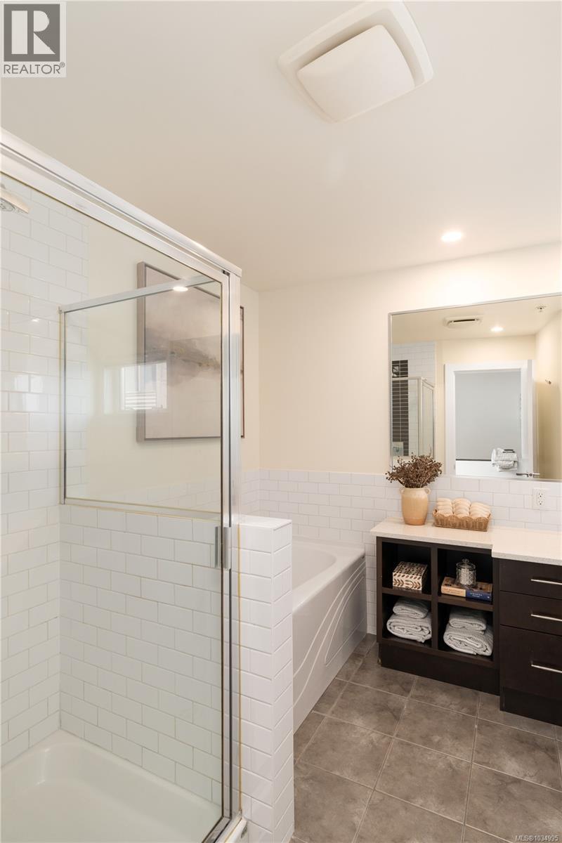 #2 1234 Johnson St - 23