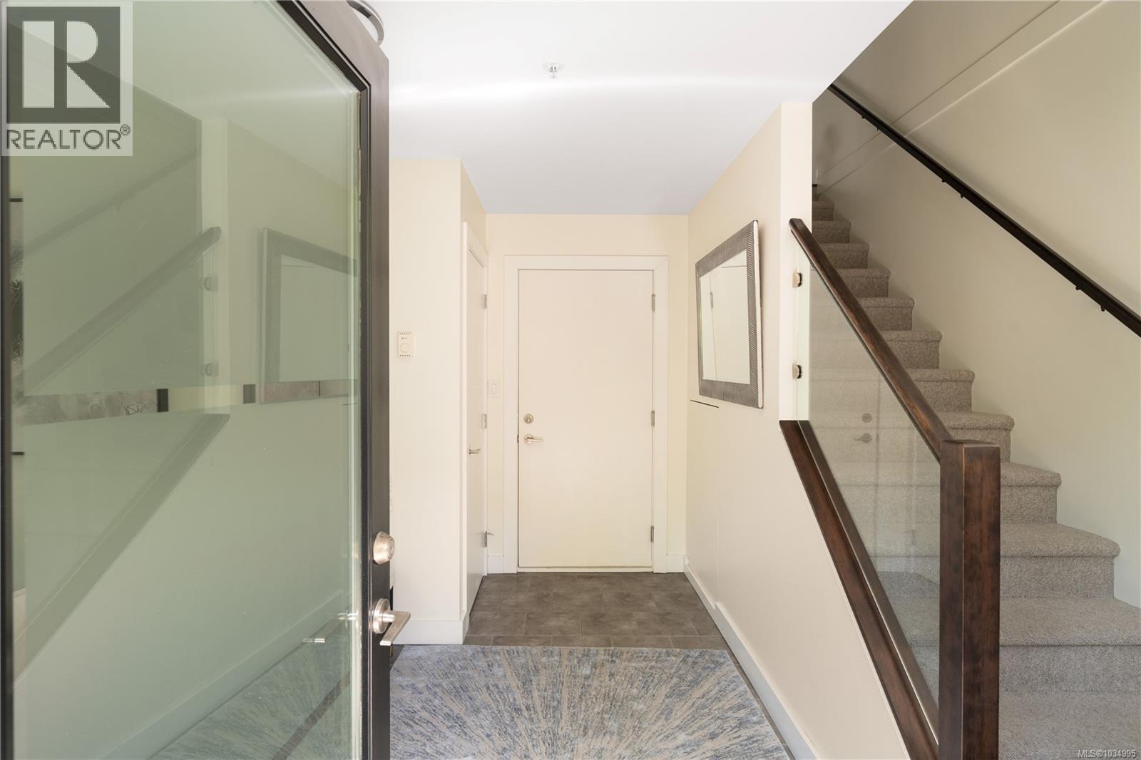 #2 1234 Johnson St - 5