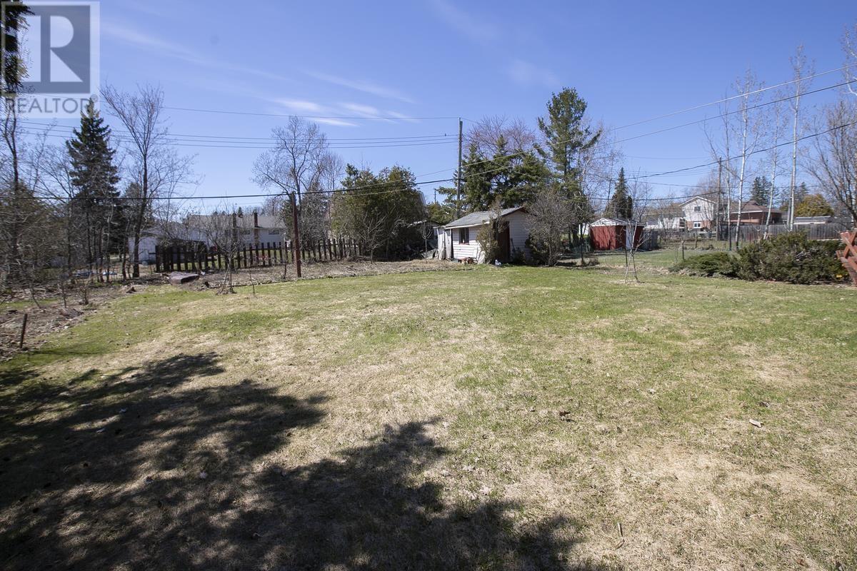 33 Kingsmount BLVD, Sault Ste. Marie, Ontario, P6B3L7 — Photo 49