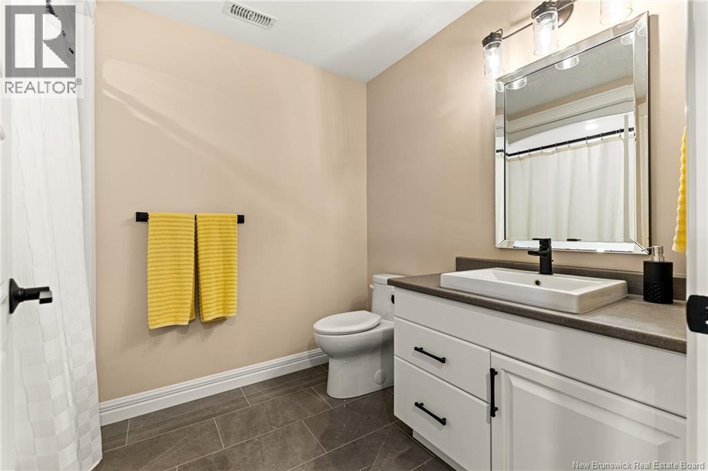 11 Rosebank Crescent - 32