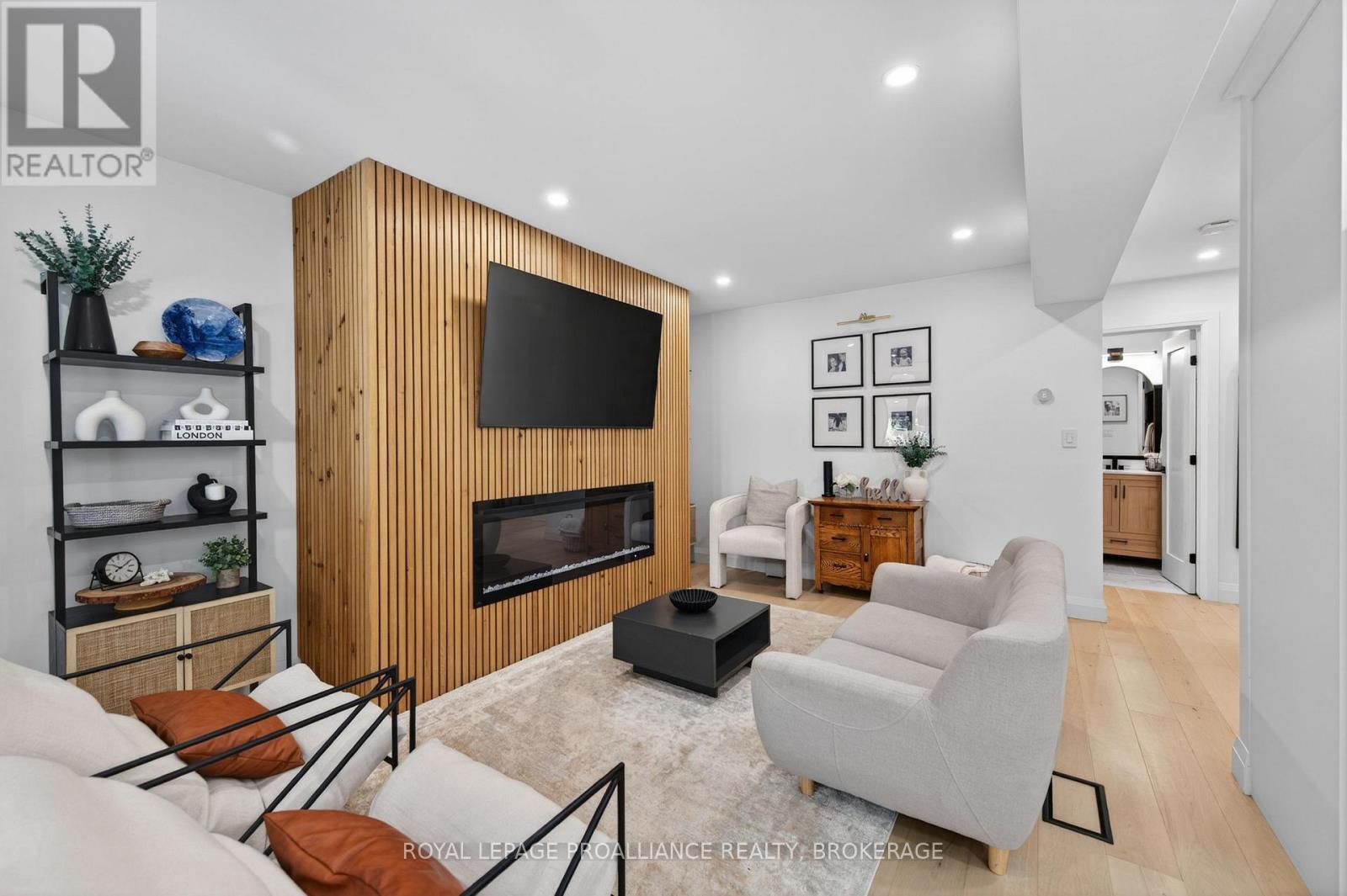 861 MONA DRIVE - 11