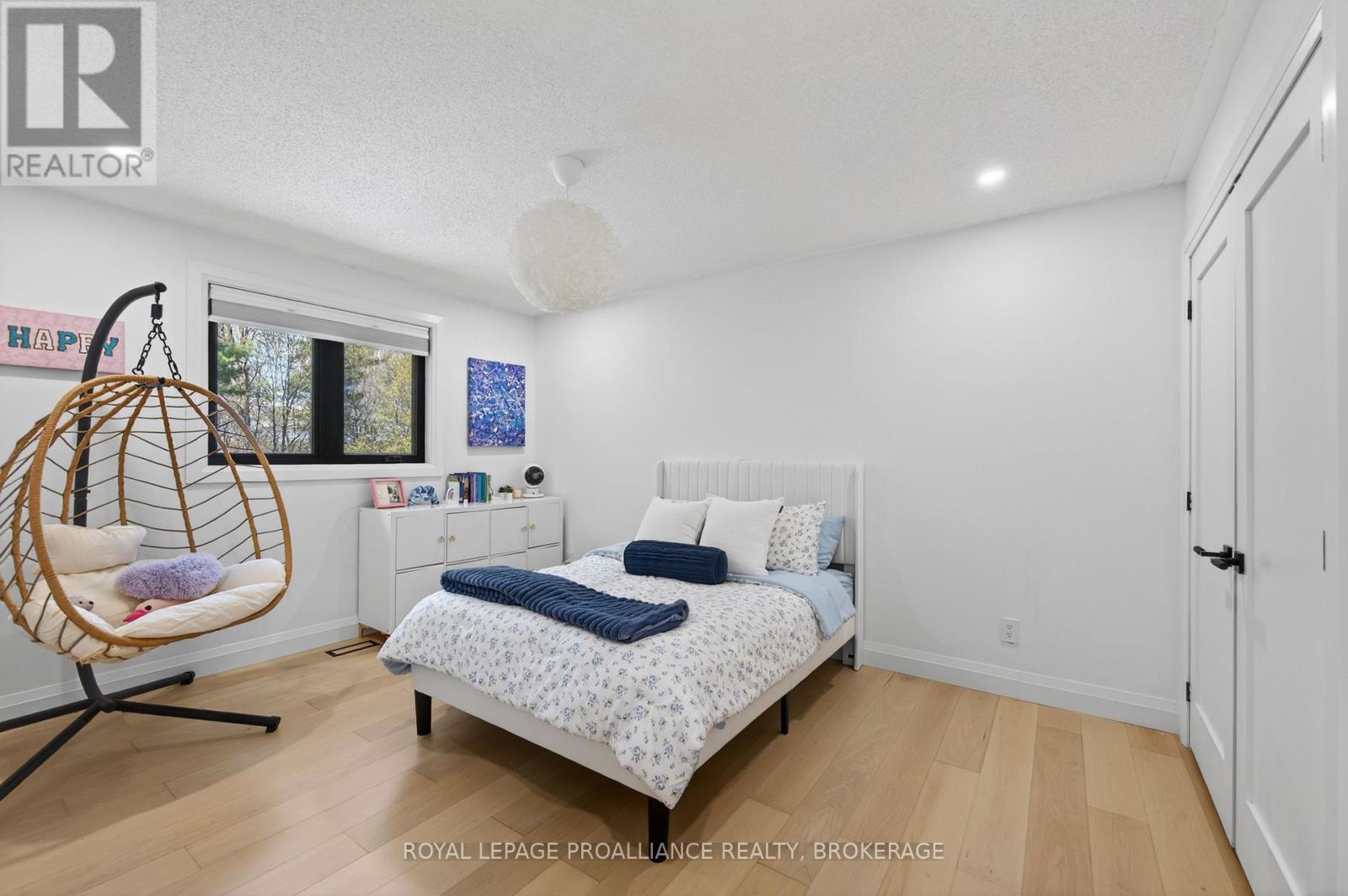 861 MONA DRIVE - 24