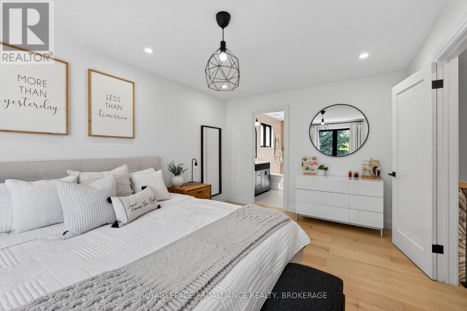 861 MONA DRIVE - 31