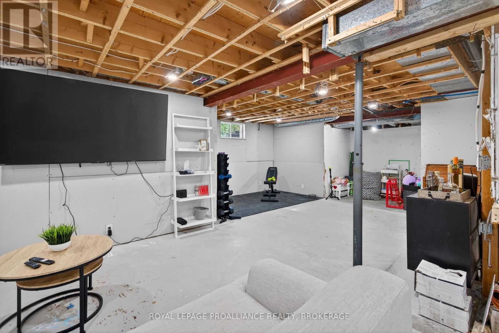 861 MONA DRIVE - 36