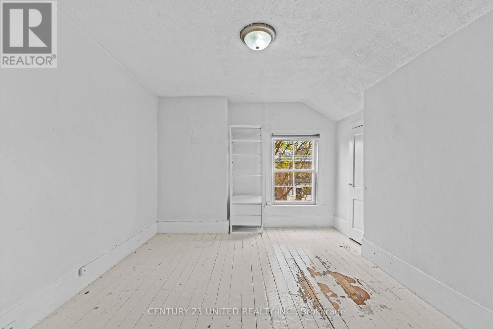 667 GEORGE STREET N - 17
