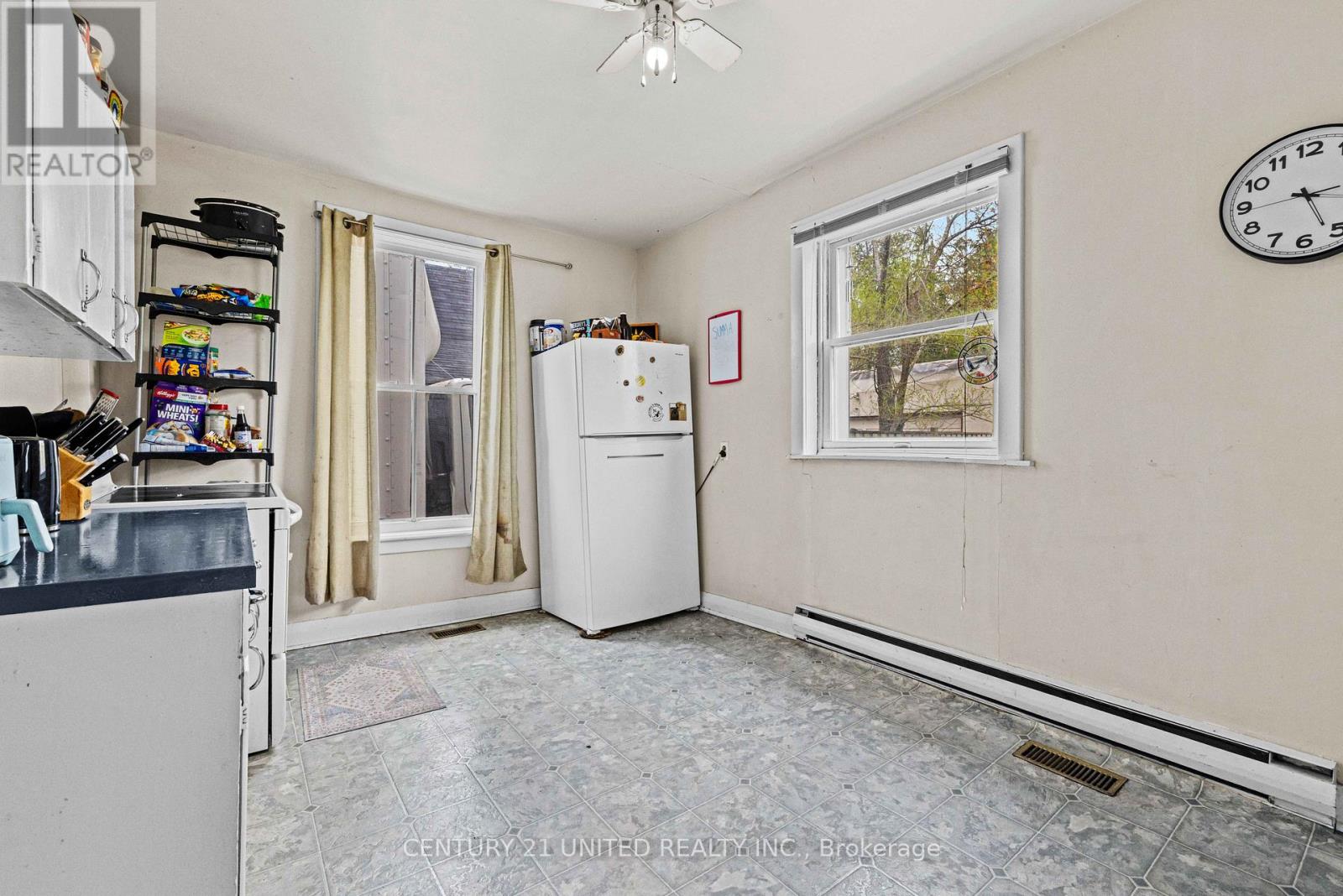 667 GEORGE STREET N - 5