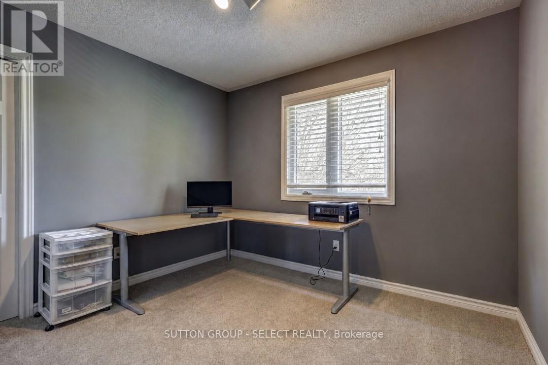 94 CARRIAGE HILL DRIVE - 22