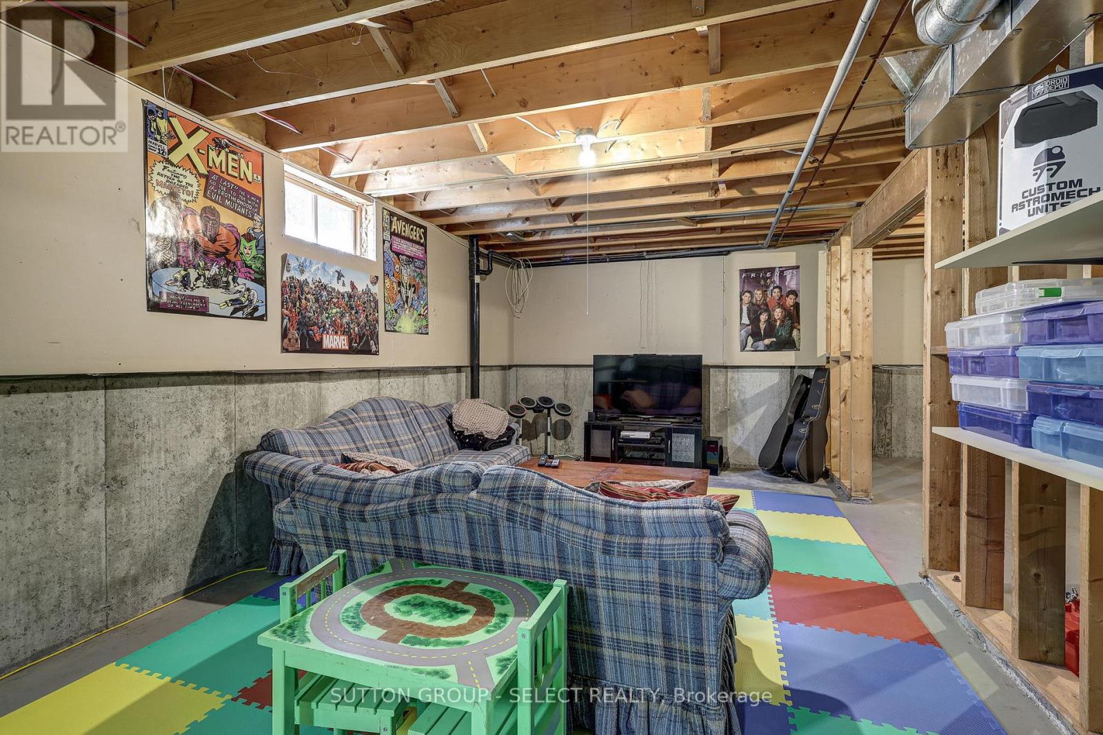 94 CARRIAGE HILL DRIVE - 32