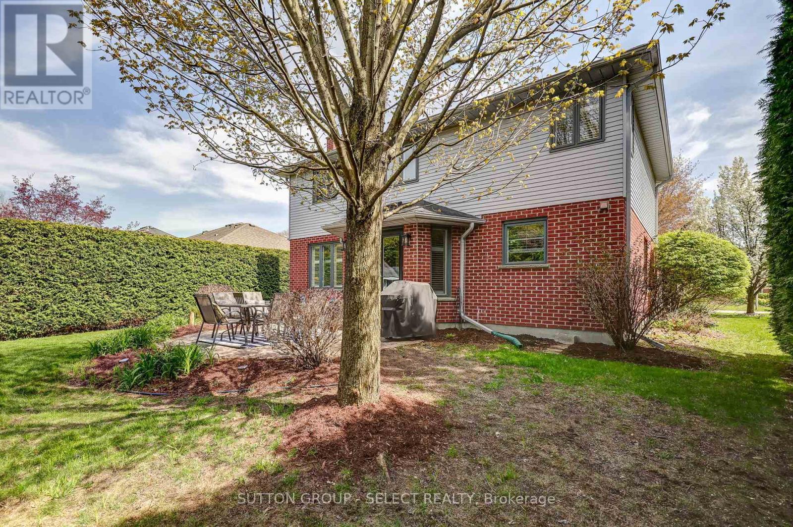 94 CARRIAGE HILL DRIVE - 34