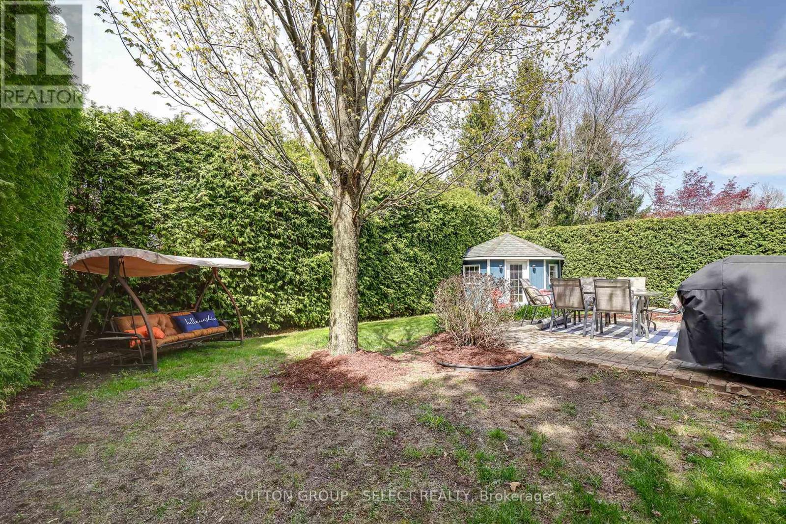 94 CARRIAGE HILL DRIVE - 43