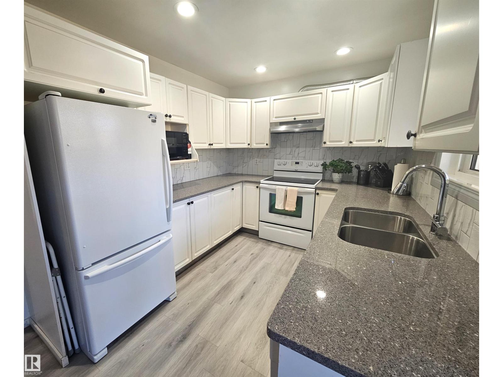 #28 3645 145 AV NW, Edmonton