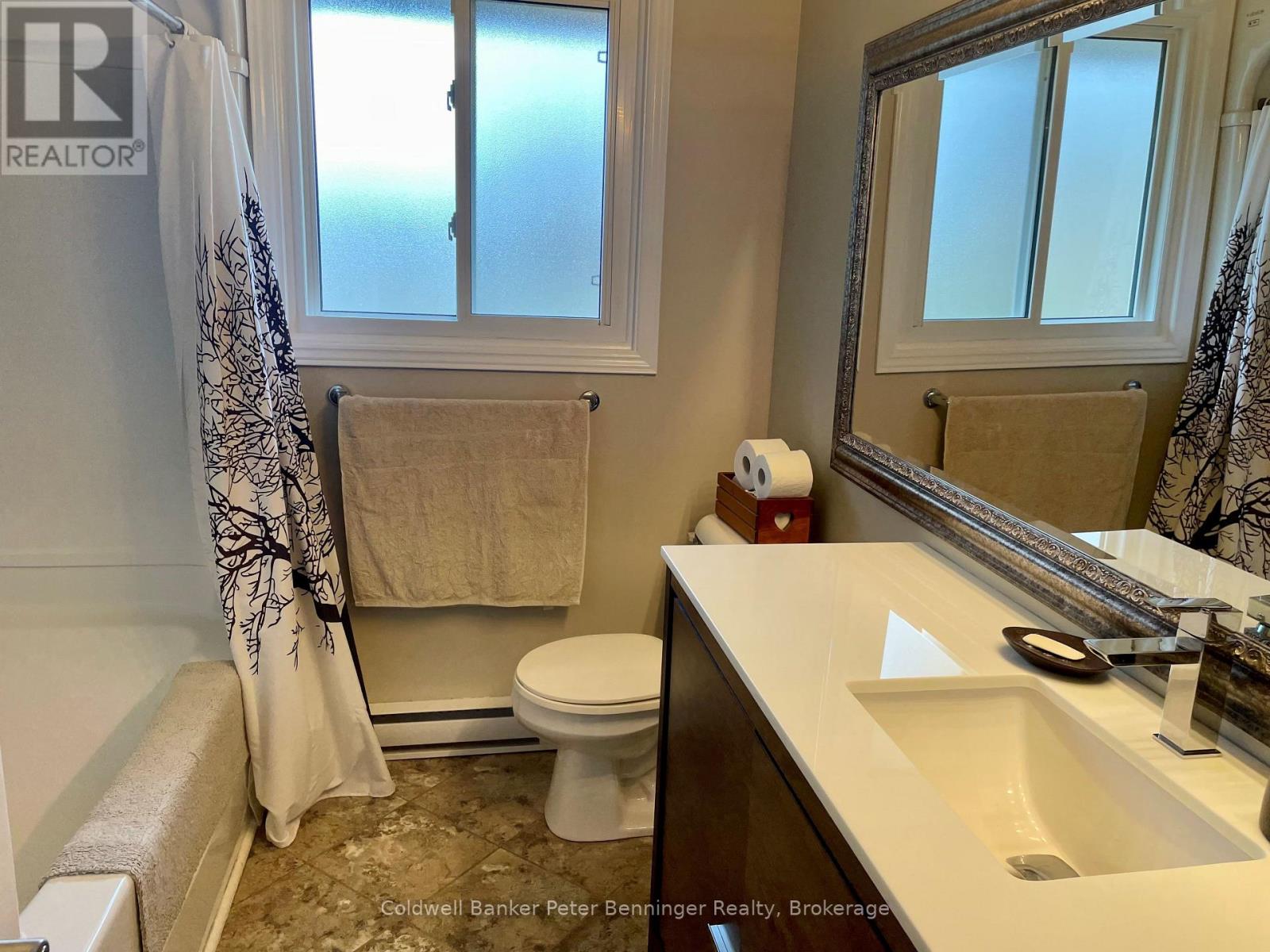 1038 WELLINGTON STREET - 22