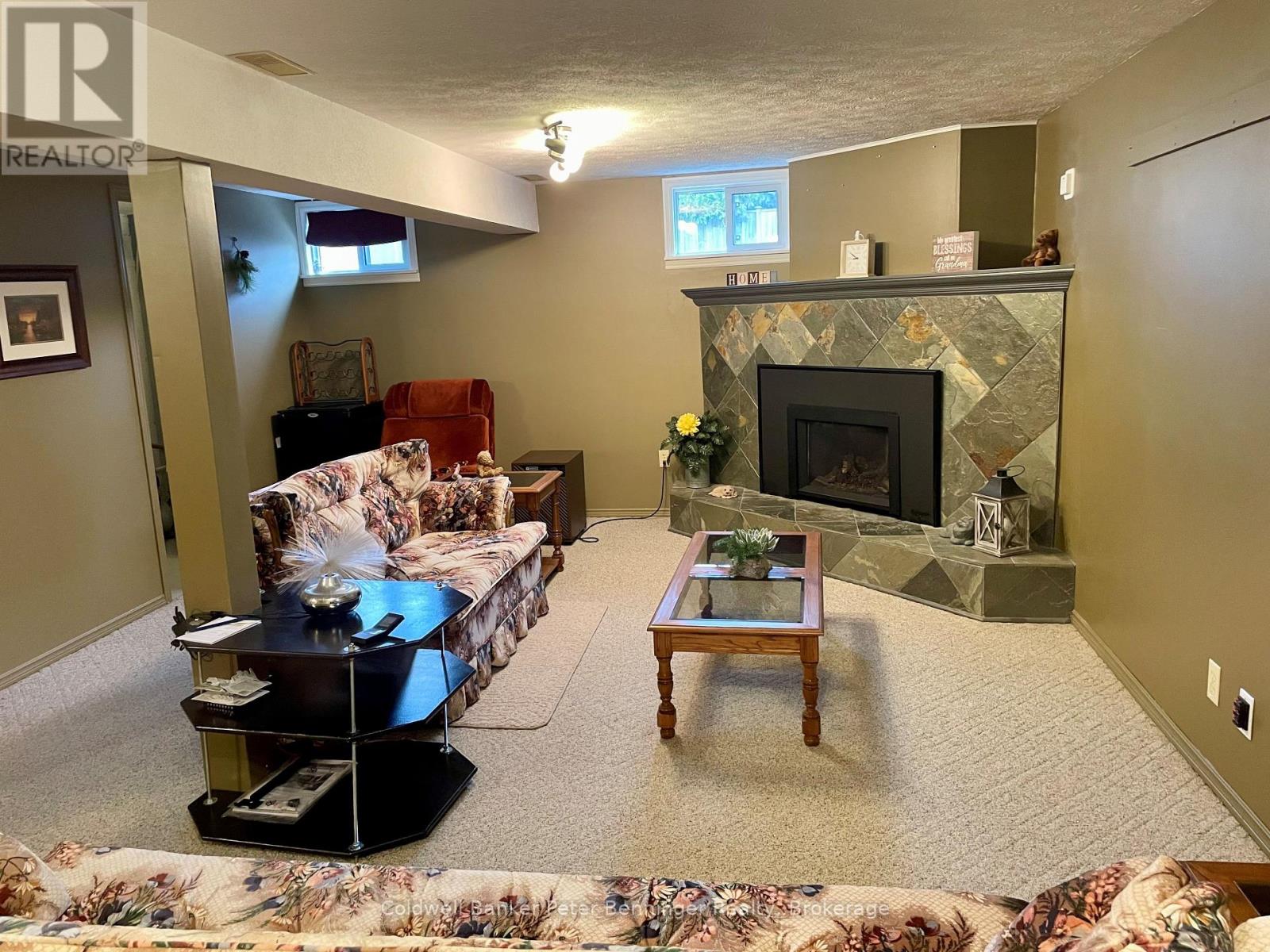 1038 WELLINGTON STREET - 25