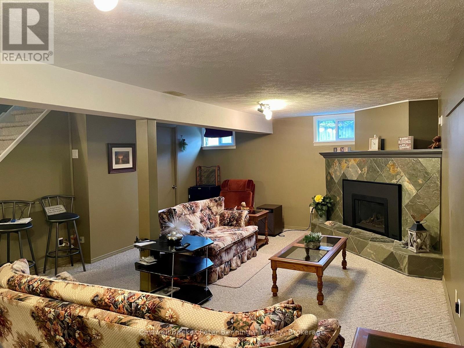 1038 WELLINGTON STREET - 26