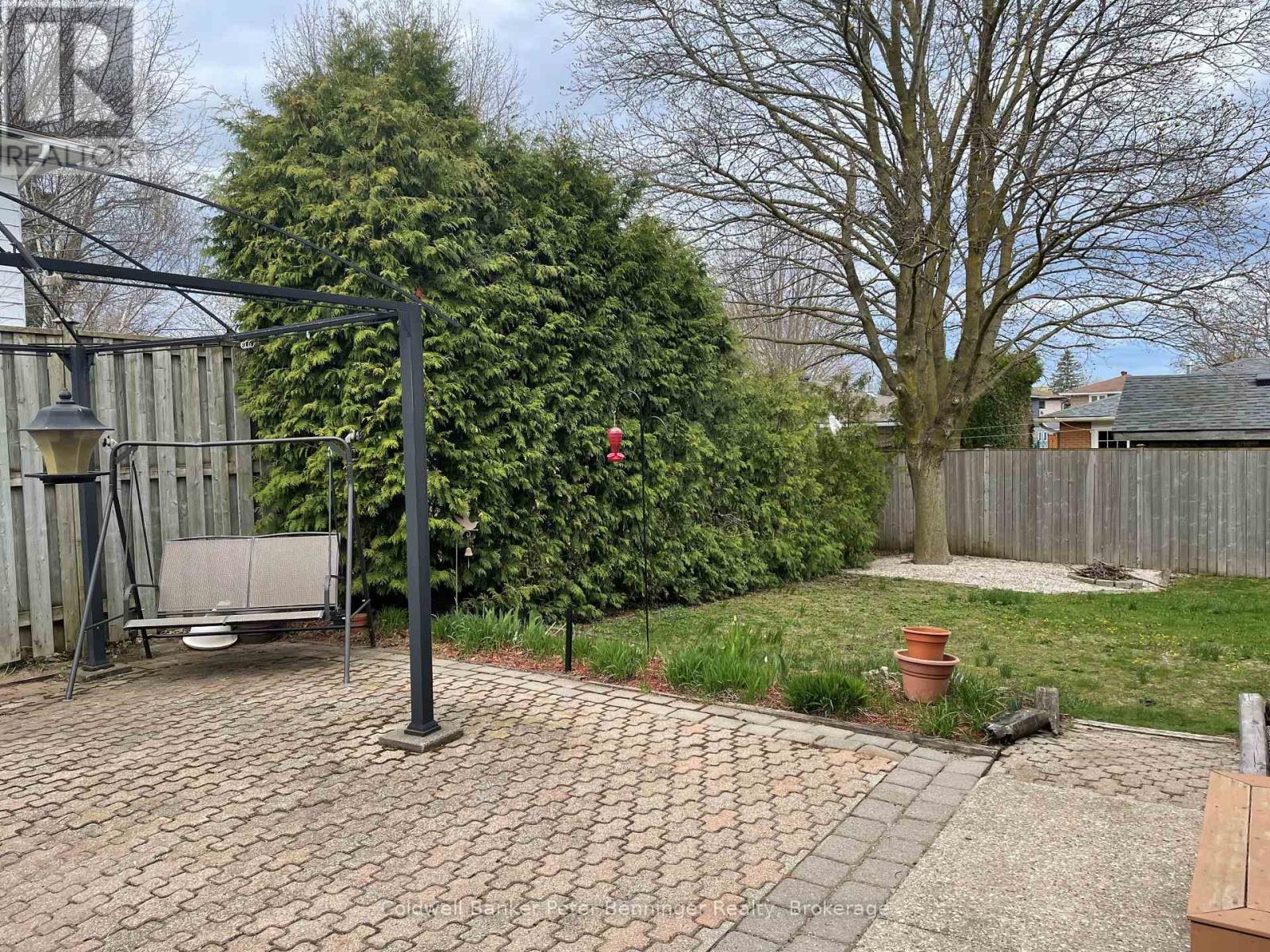 1038 WELLINGTON STREET - 28