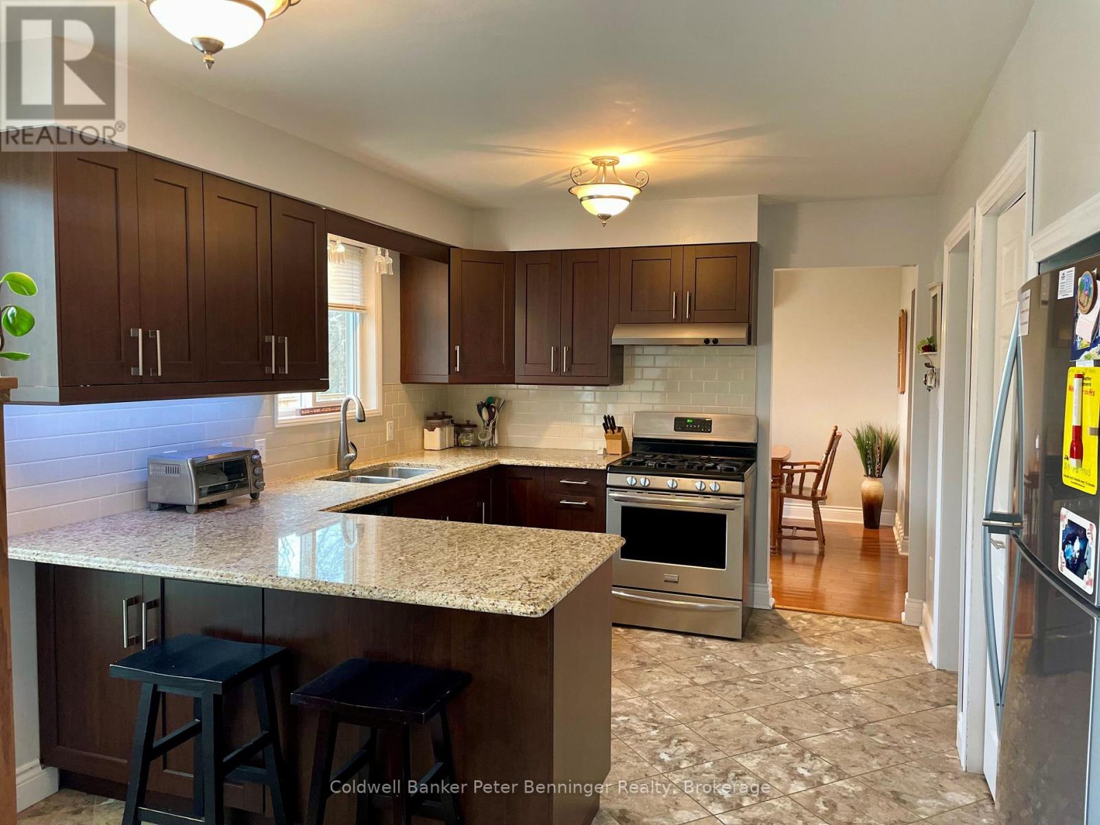 1038 WELLINGTON STREET - 9