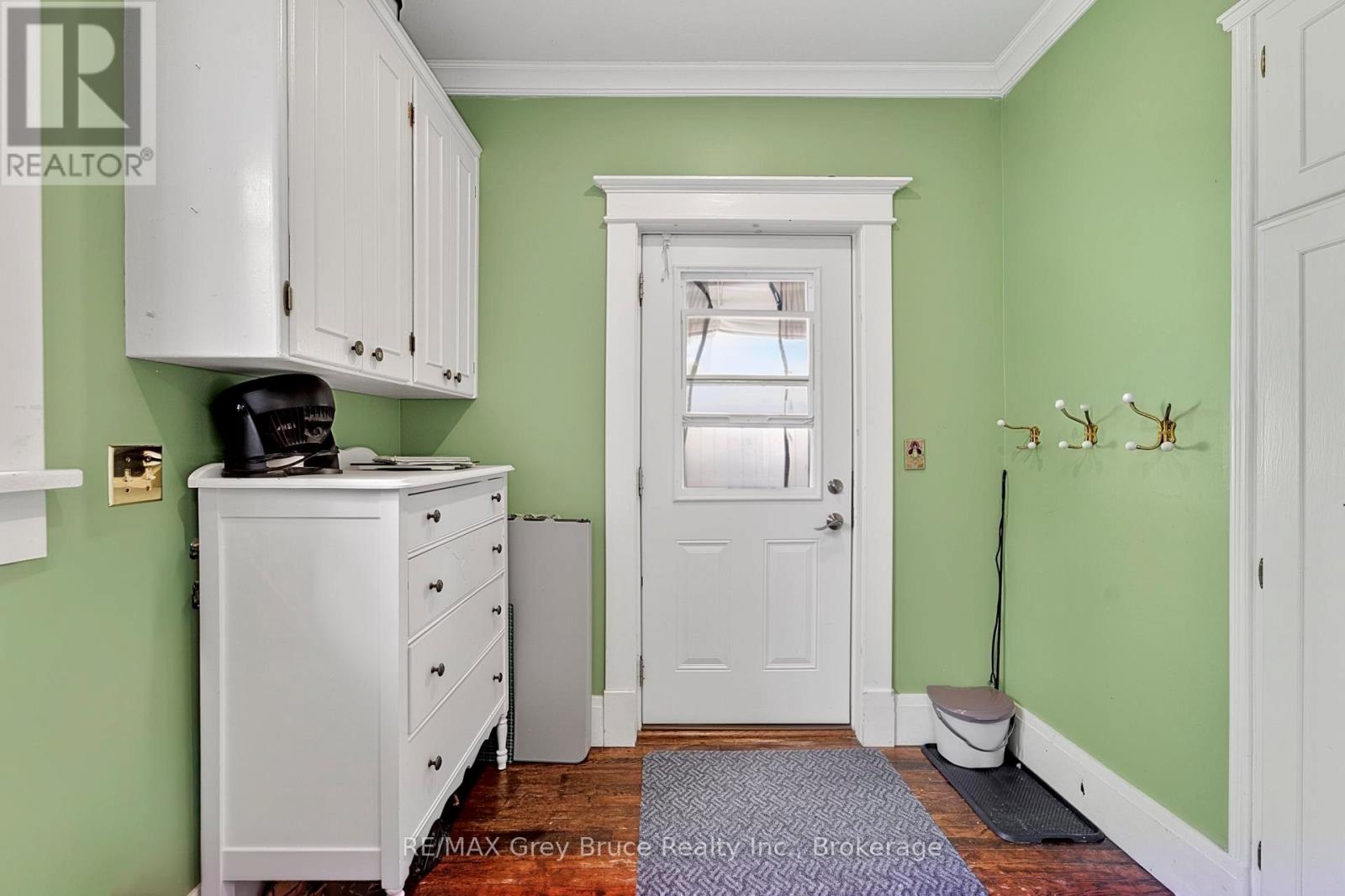 407 5TH STREET E - 17