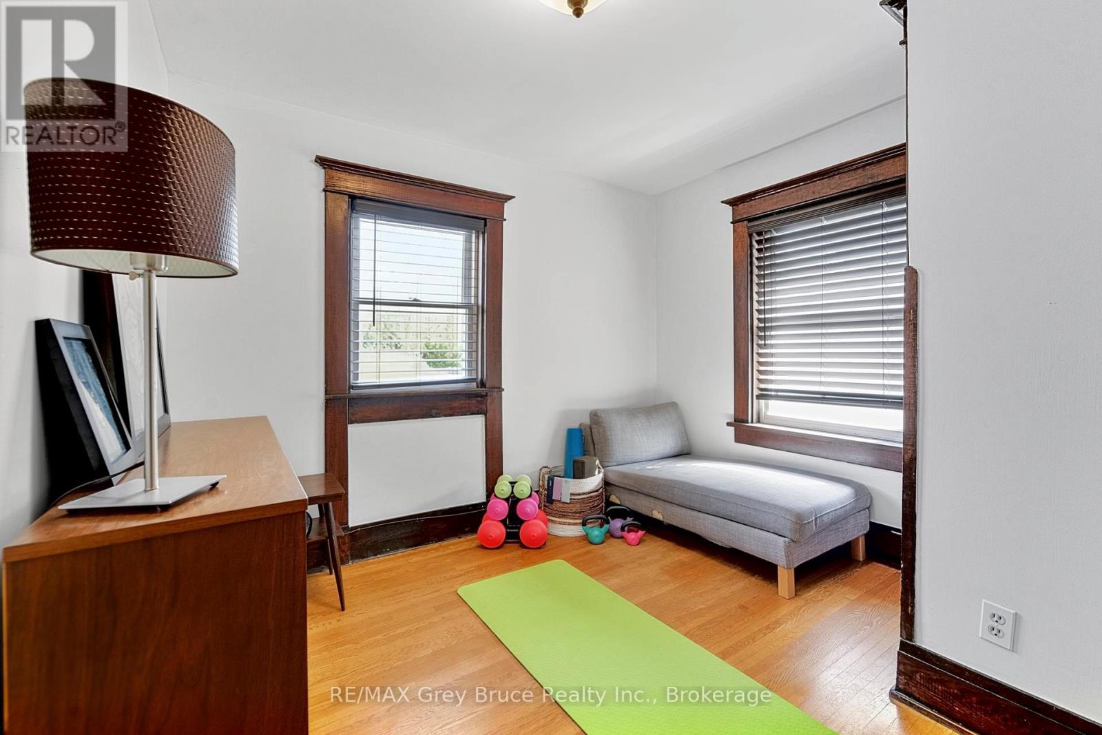 407 5TH STREET E - 18