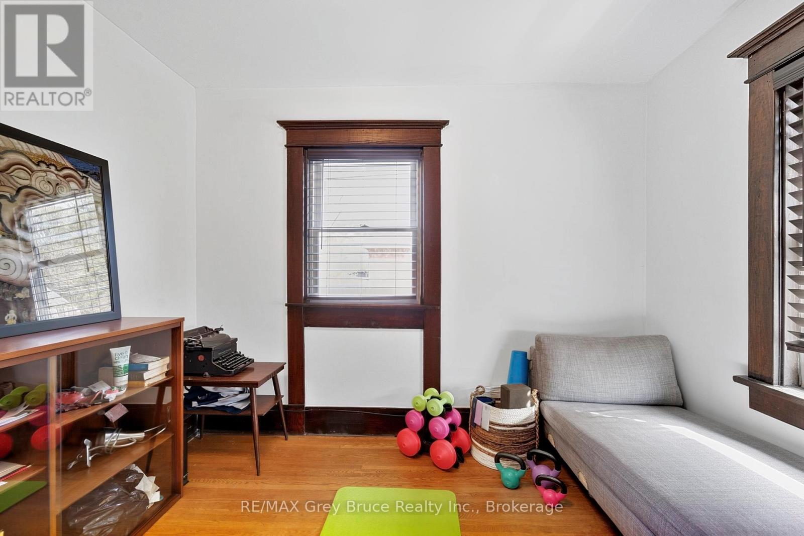 407 5TH STREET E - 19
