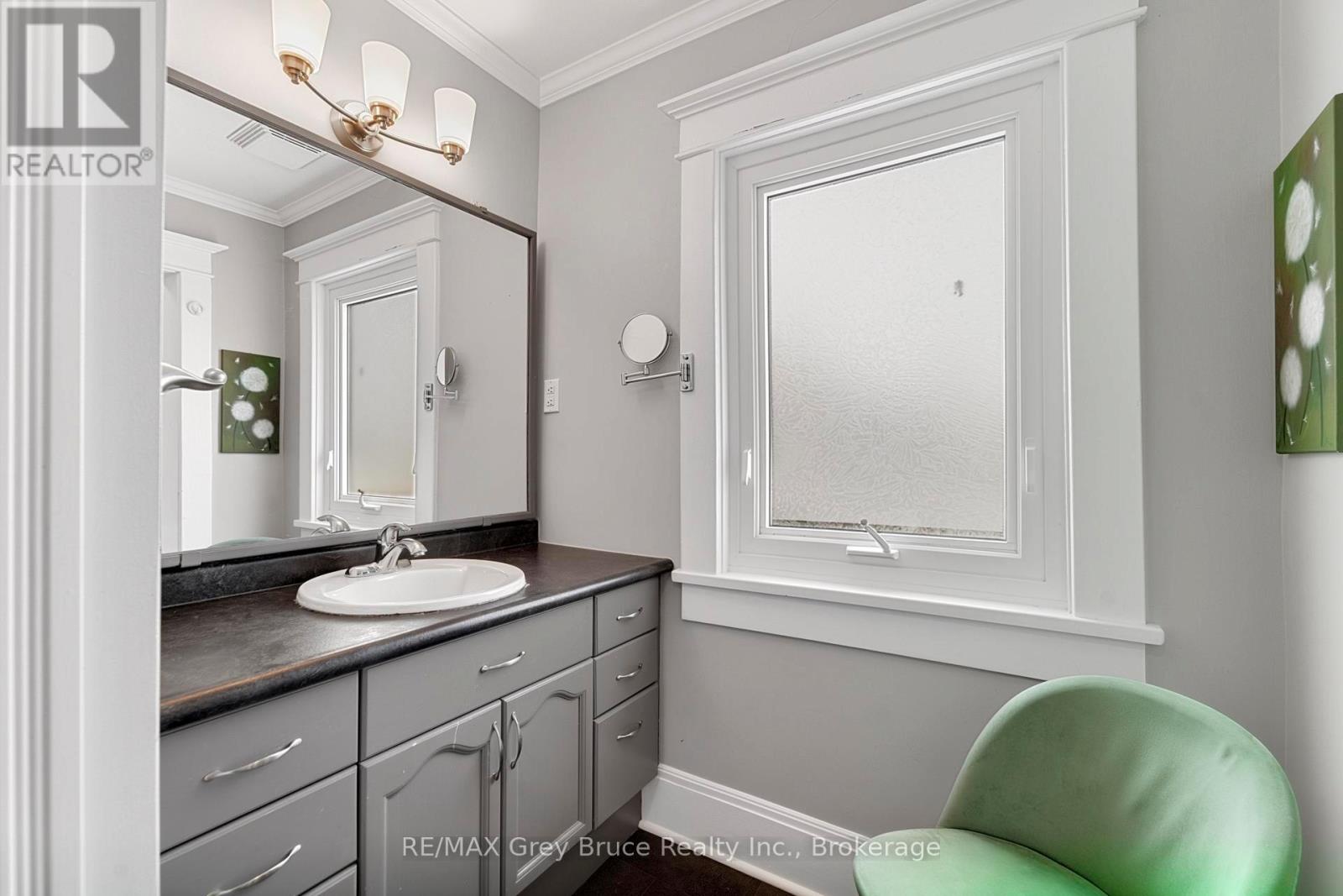 407 5TH STREET E - 25