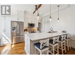 202 & 206 - 12 Bigwin Island, Lake Of Bays, ON P0B1A0 Photo 11