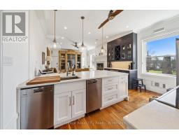 202 & 206 - 12 Bigwin Island, Lake Of Bays, ON P0B1A0 Photo 16