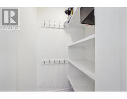 202 & 206 - 12 Bigwin Island, Lake Of Bays, ON P0B1A0 Photo 9
