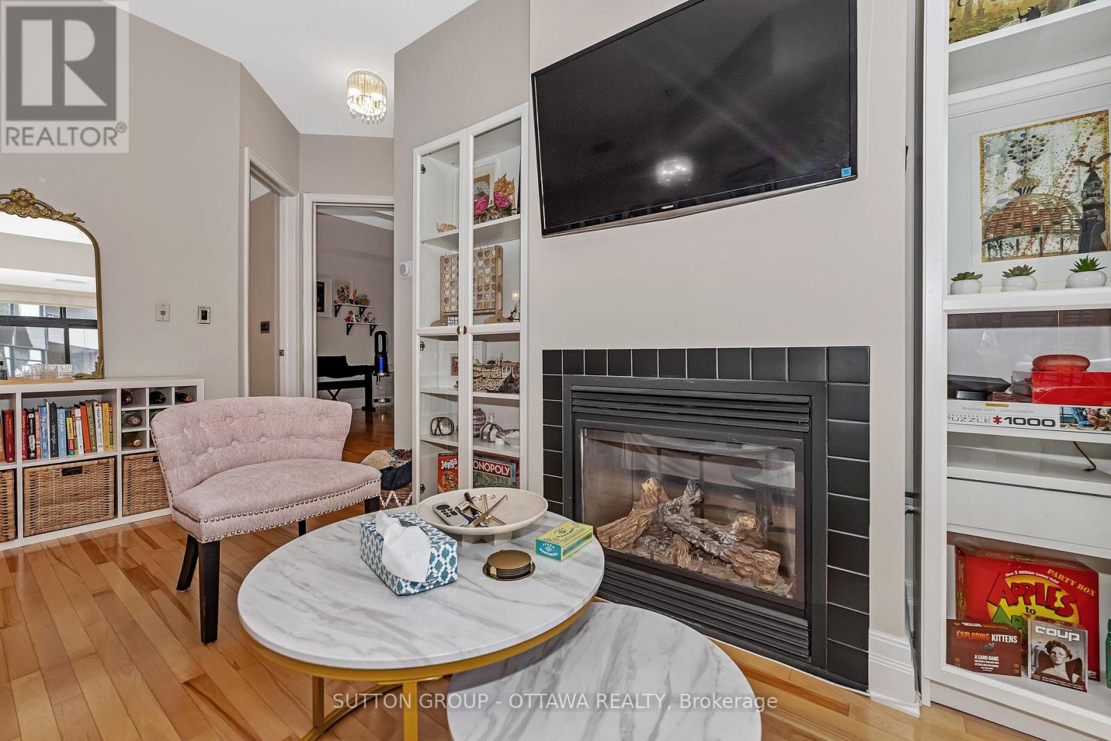 #903 375 LISGAR STREET - 21