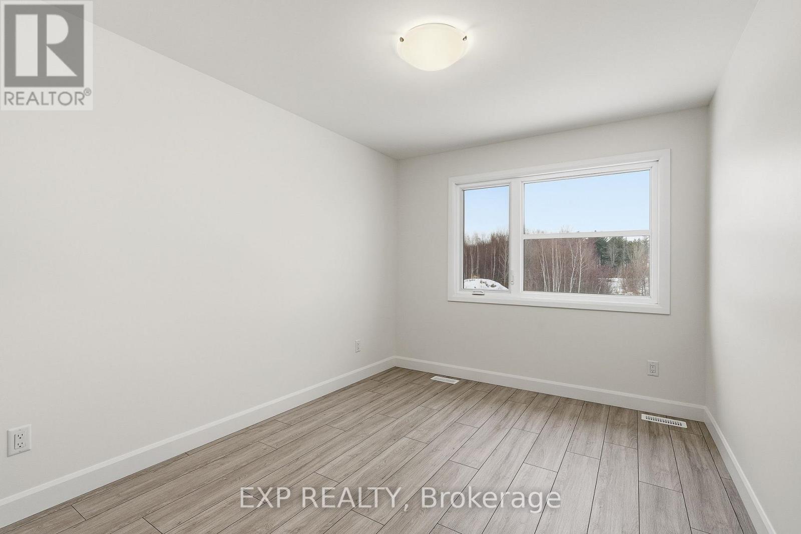 142 ELIZABETH STREET - 11