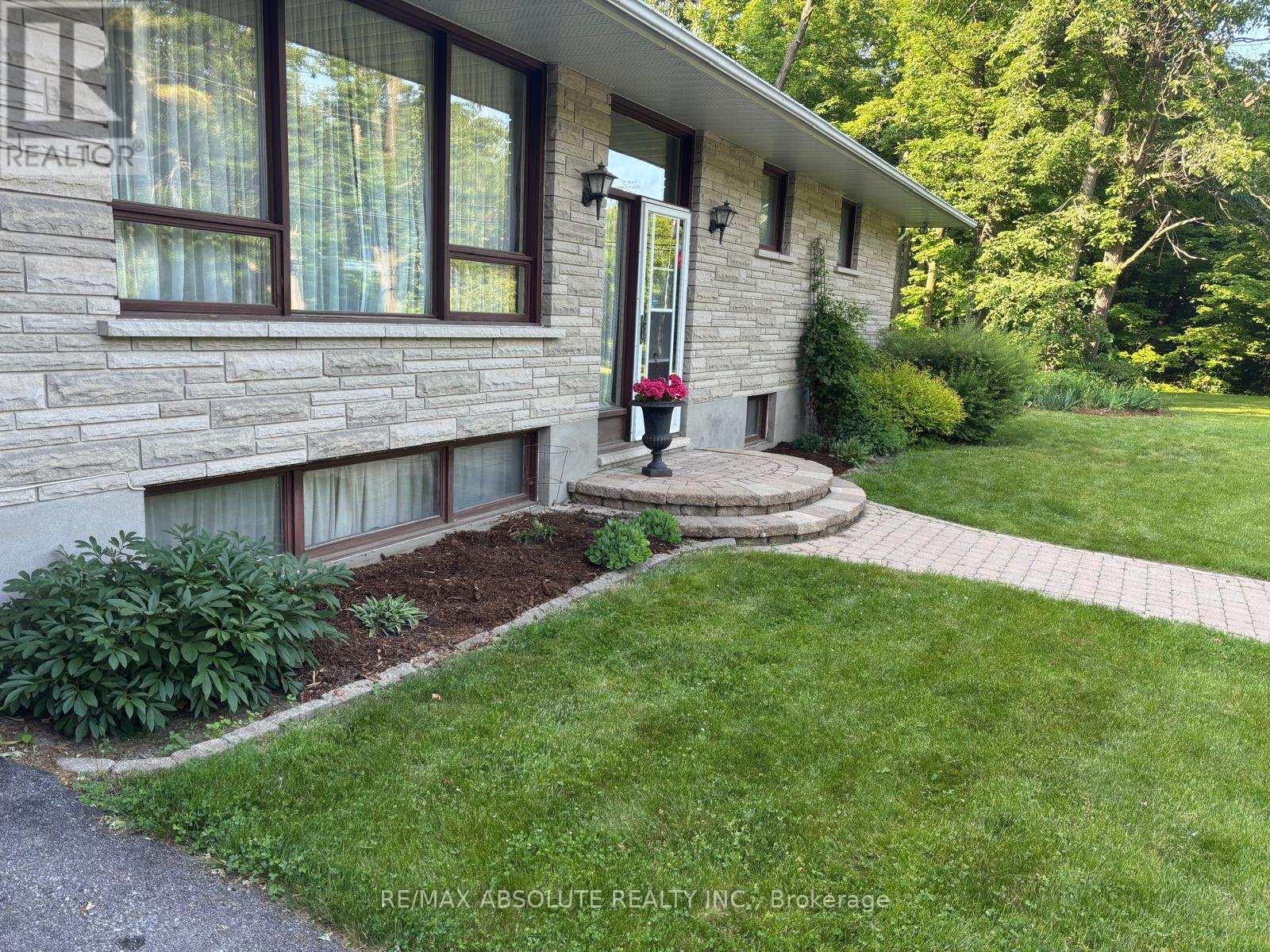 Stone and Brick exterior. Newer Septic