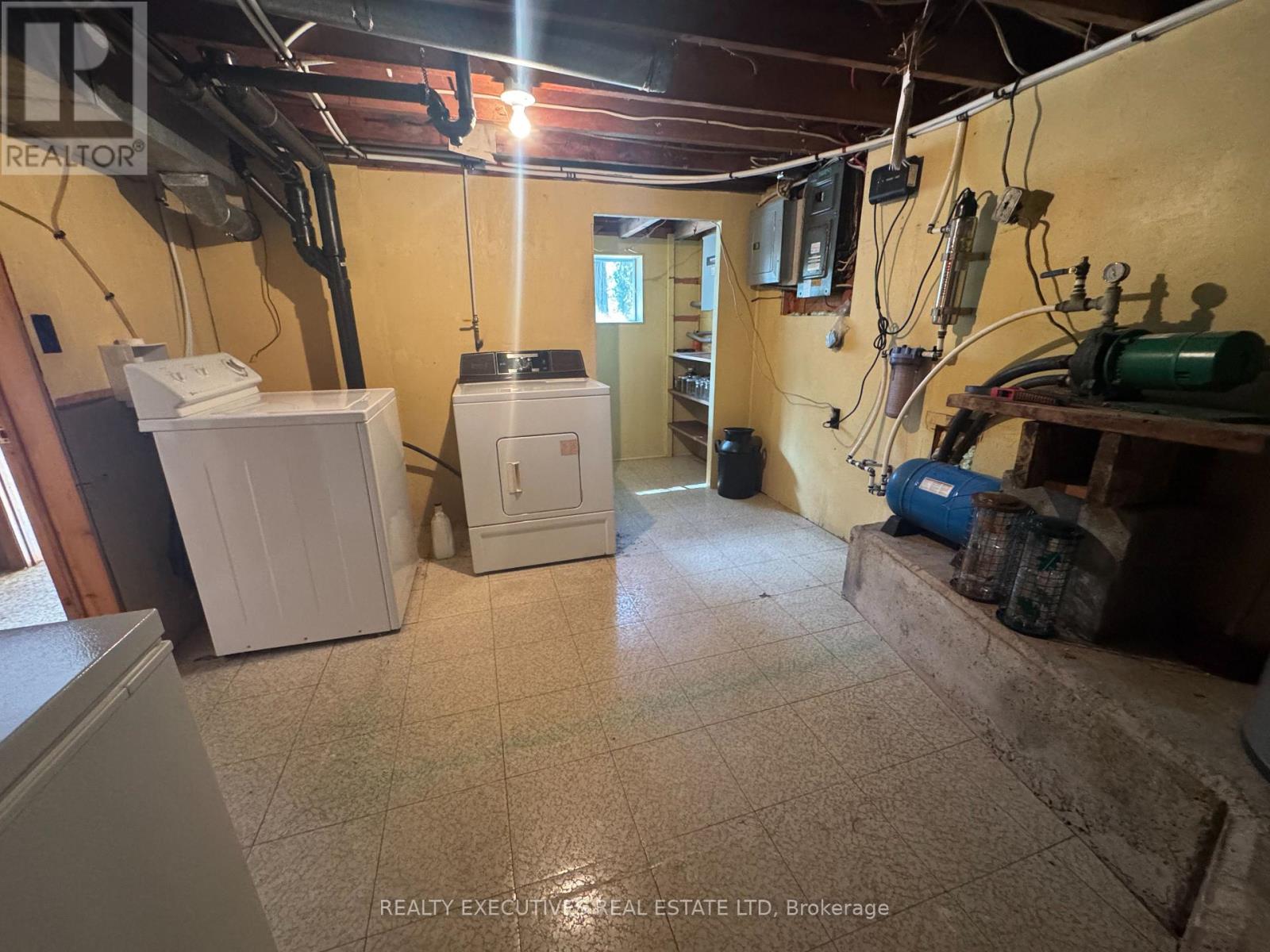 5 LAKE SHORE DRIVE E - 18
