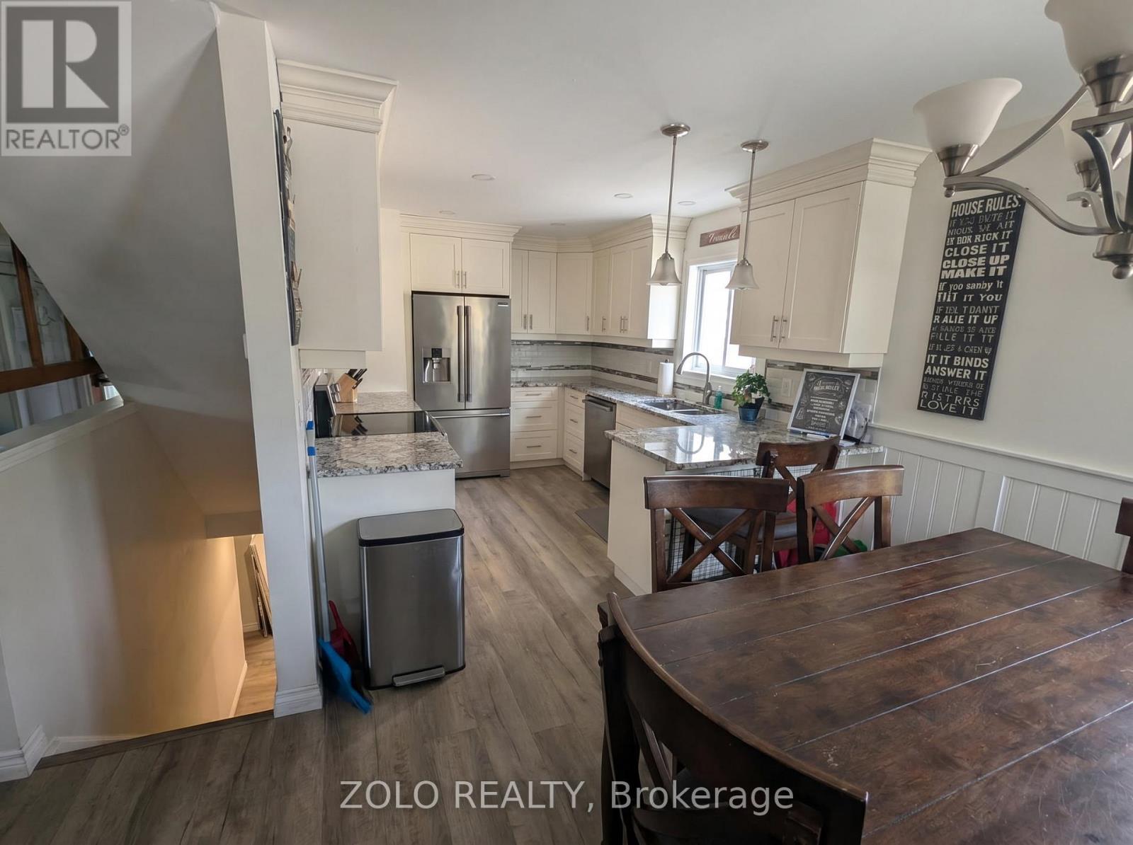 369 ATHOL STREET E - 2
