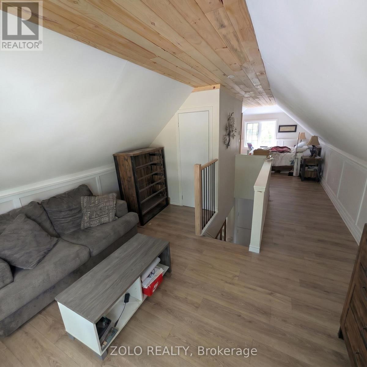 369 ATHOL STREET E - 5