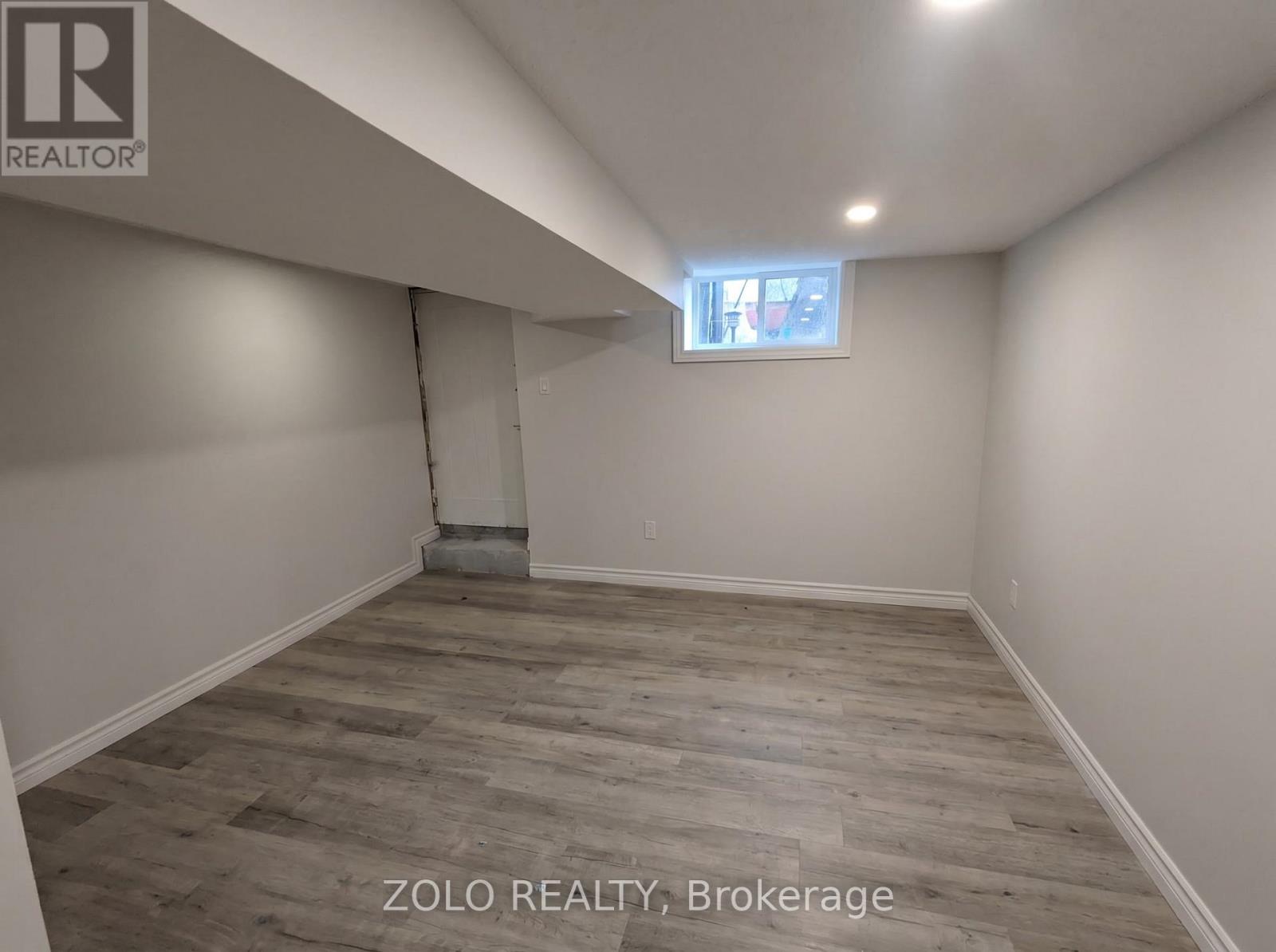 369 ATHOL STREET E - 9