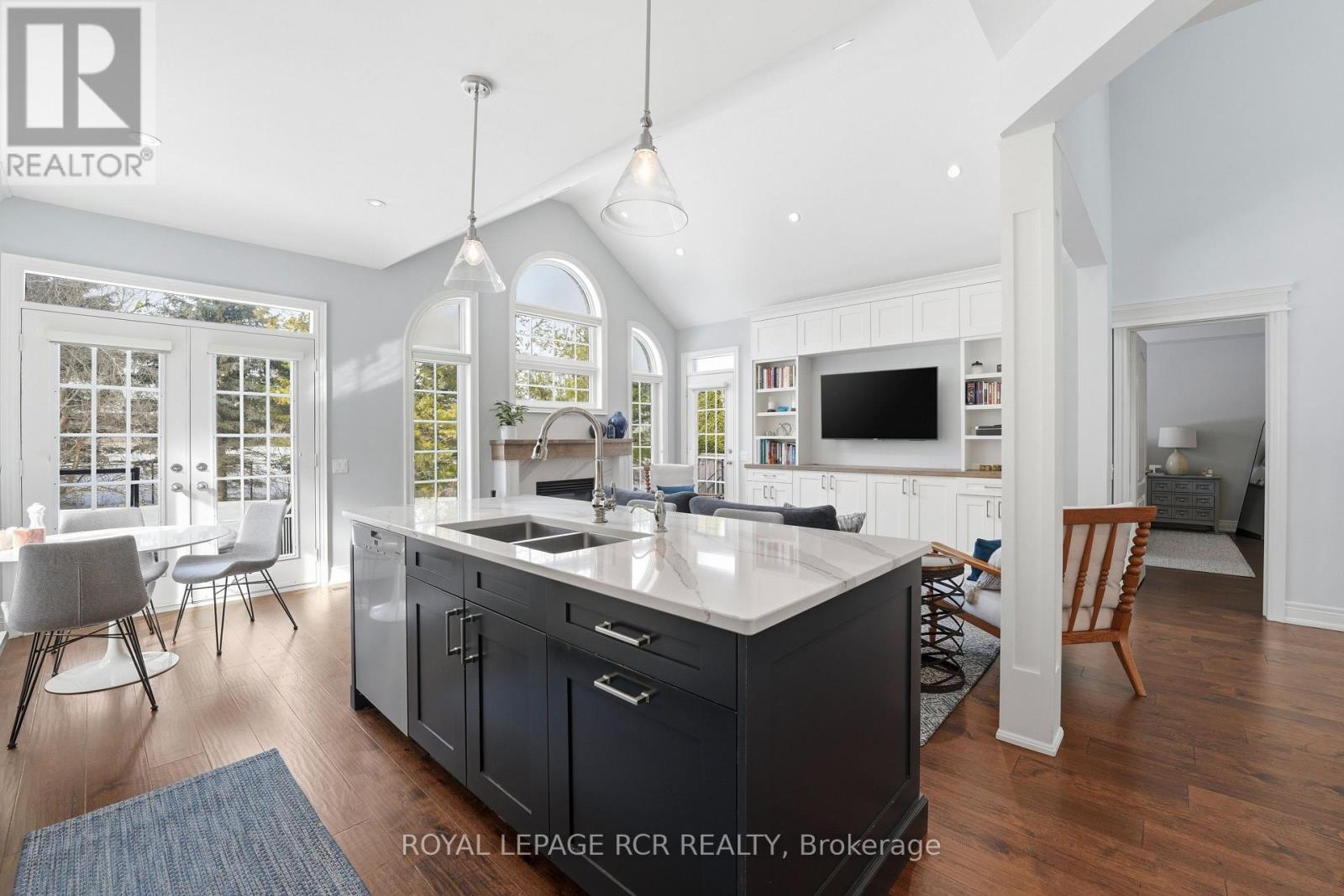 #107 16 BONNELL CRESCENT - 10