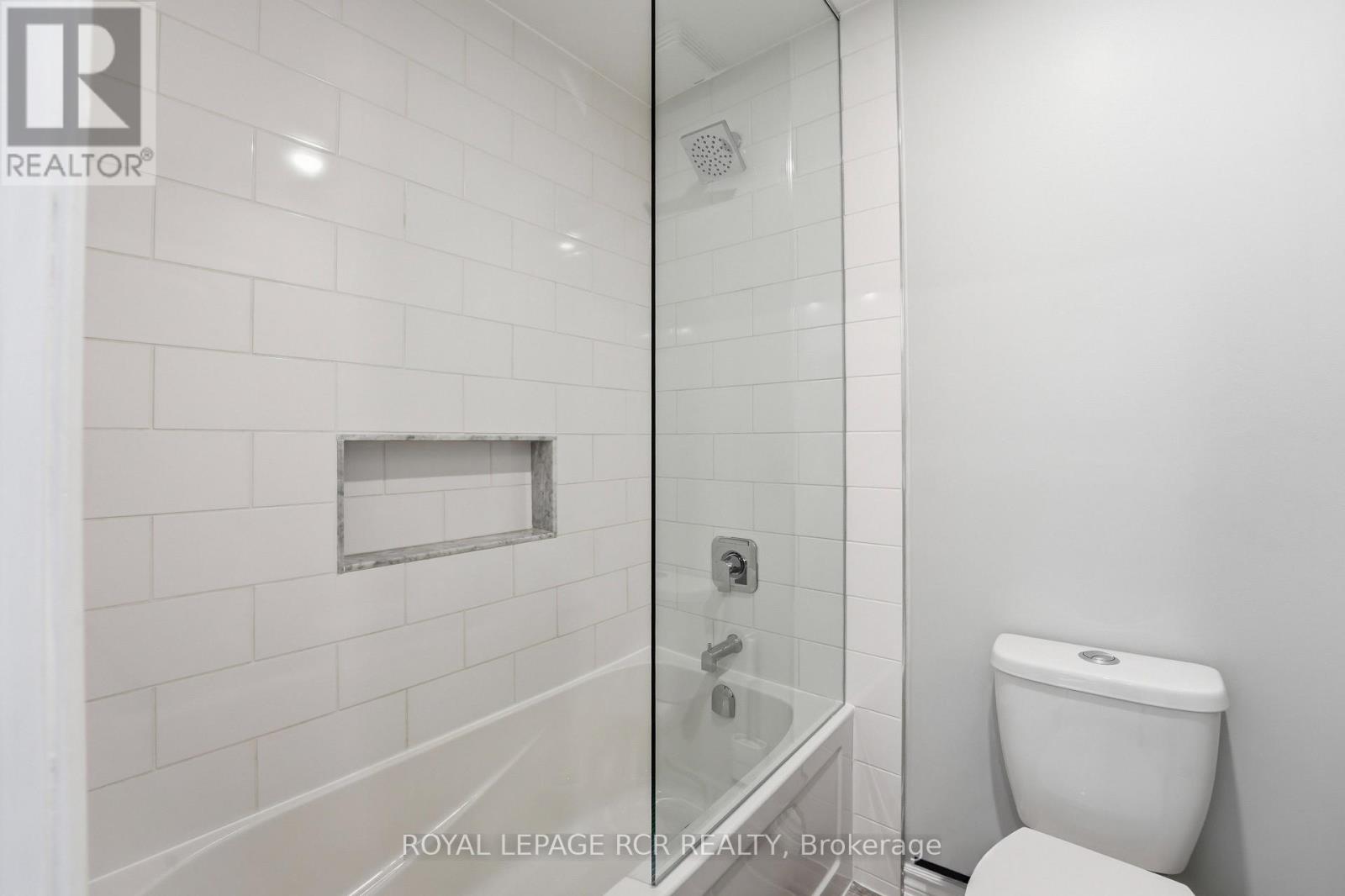 #107 16 BONNELL CRESCENT - 20