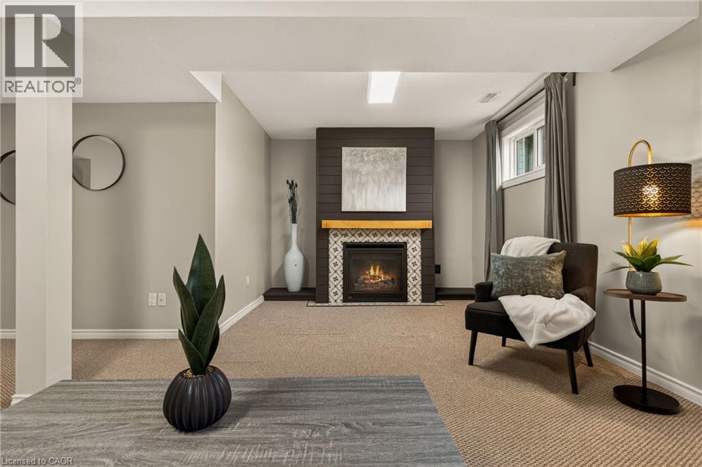 52 LATZER Crescent, Brantford, Ontario, N3V1E1 — Photo 18